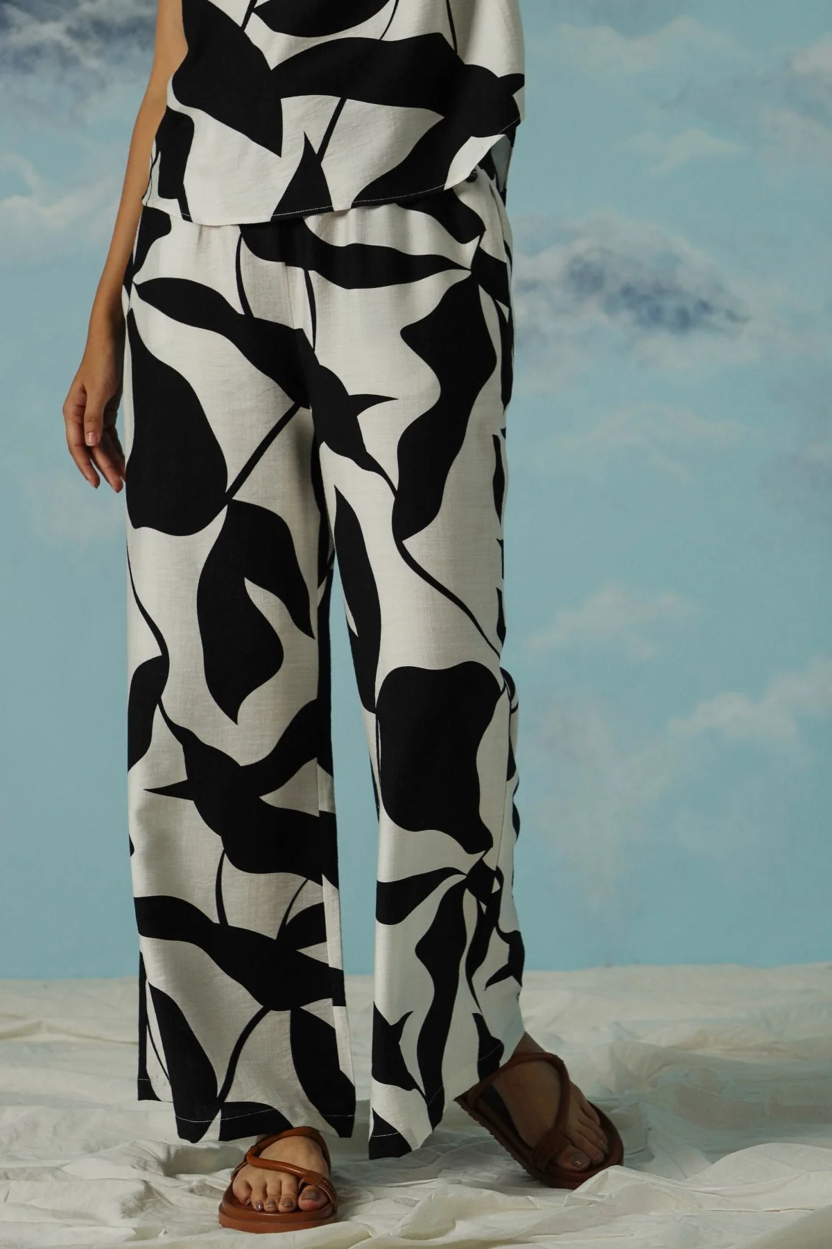 BLACK LILY PANTS