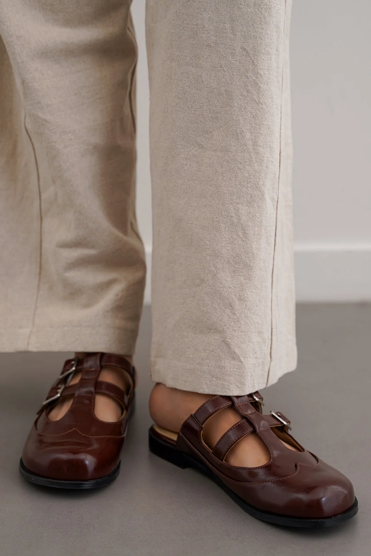 BROGUE MULE CLOGS - Image 2