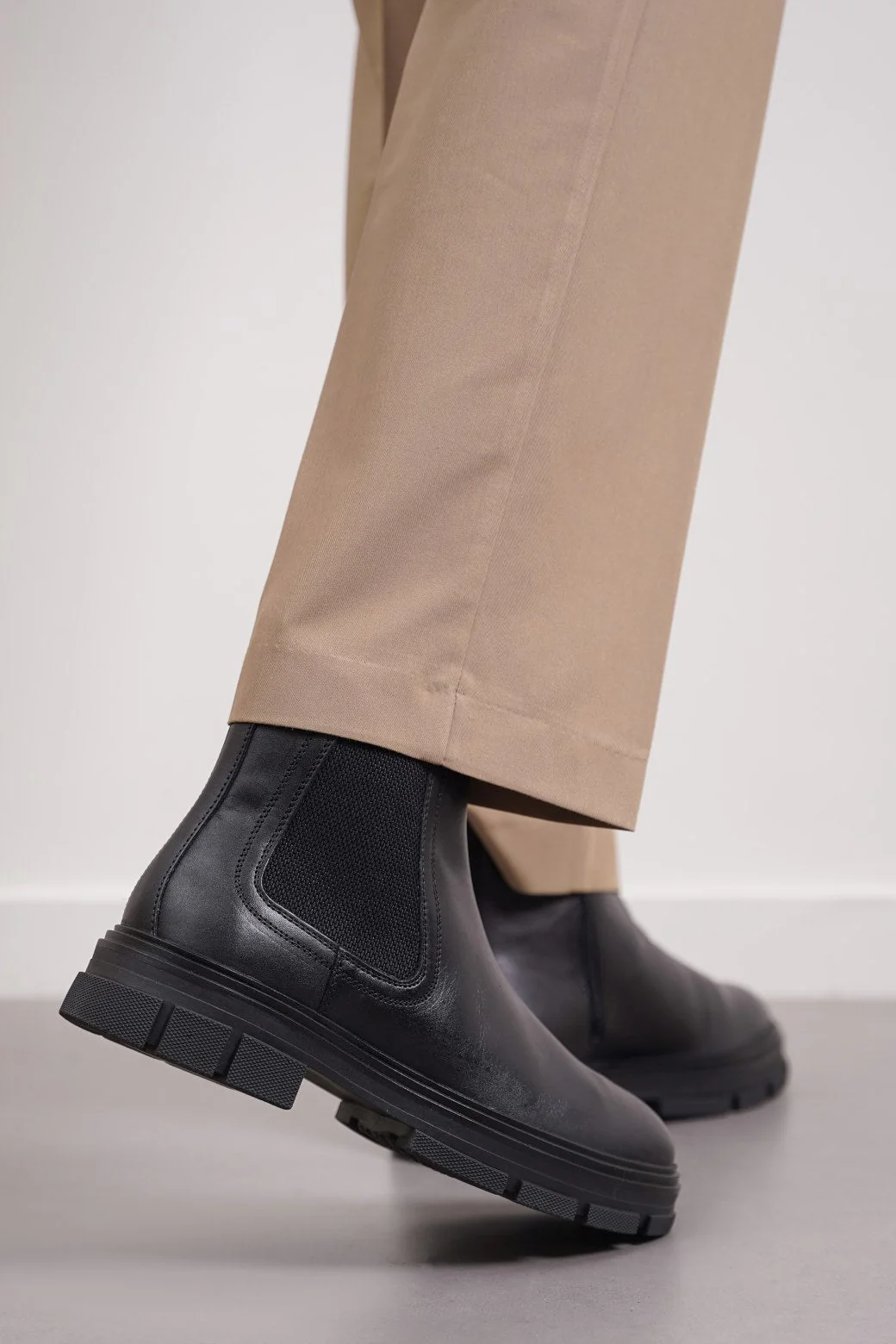 CHUNKY LEATHER BOOTS - Image 5