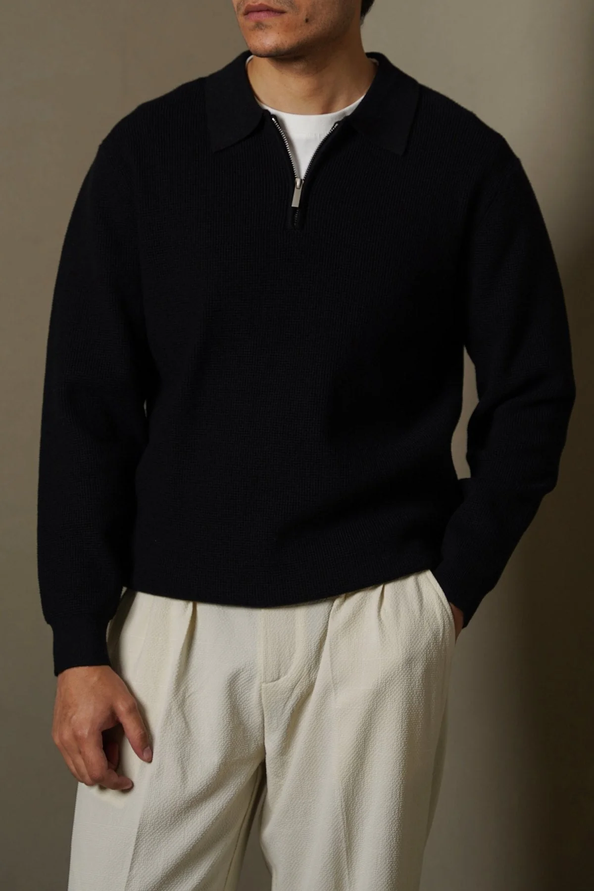 CLASSIC COLLAR SWEATER
