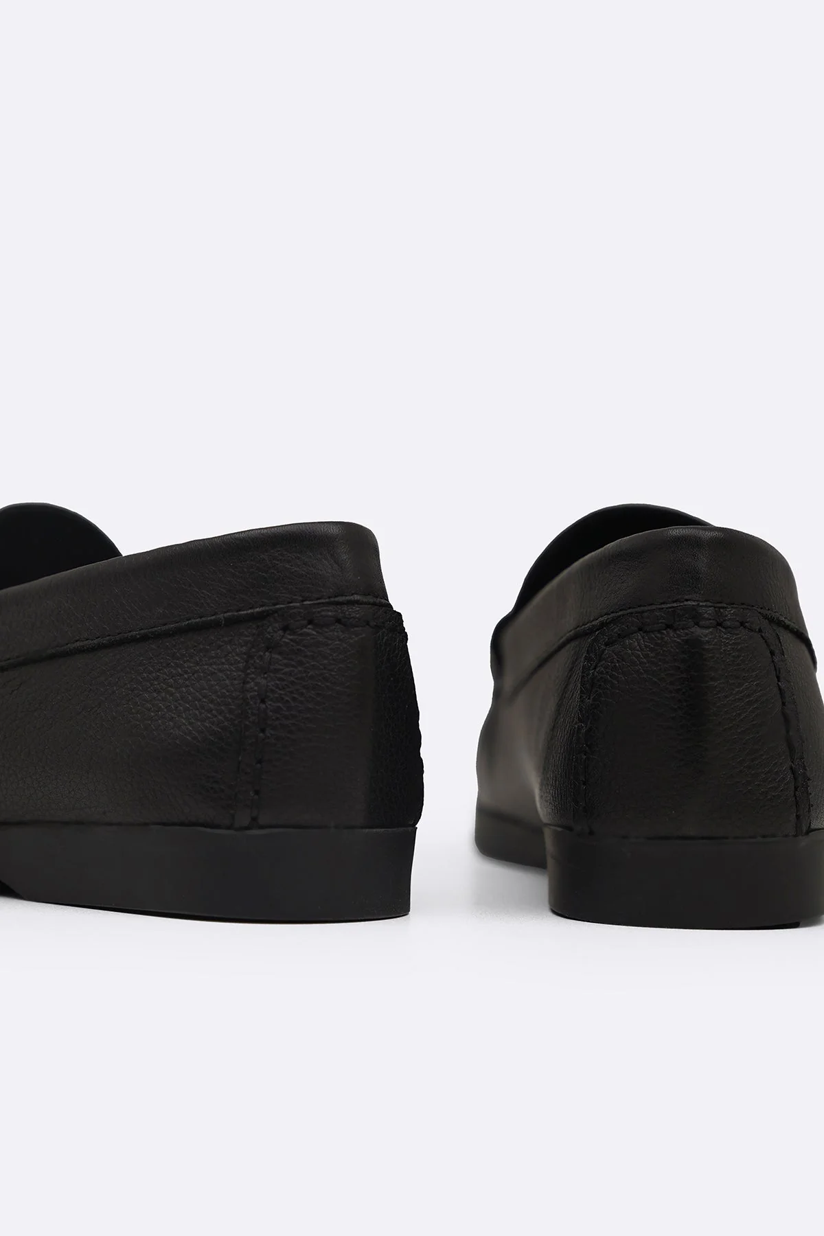 CLASSIC LEATHER LOAFERS - Image 4