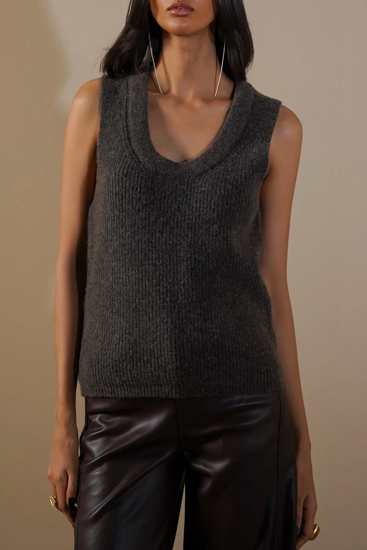 U-NECK SWEATER VEST - Image 3