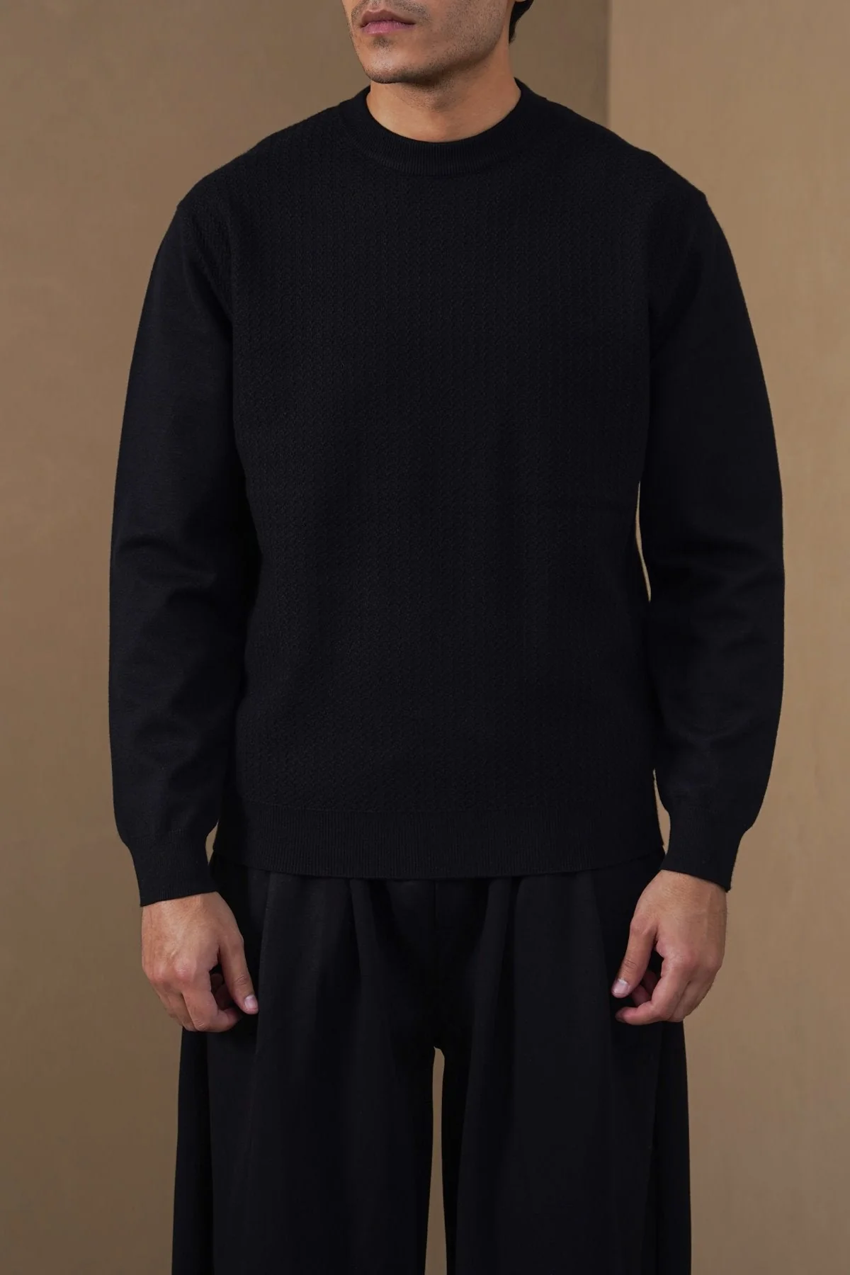 CREW NECK SWEATER
