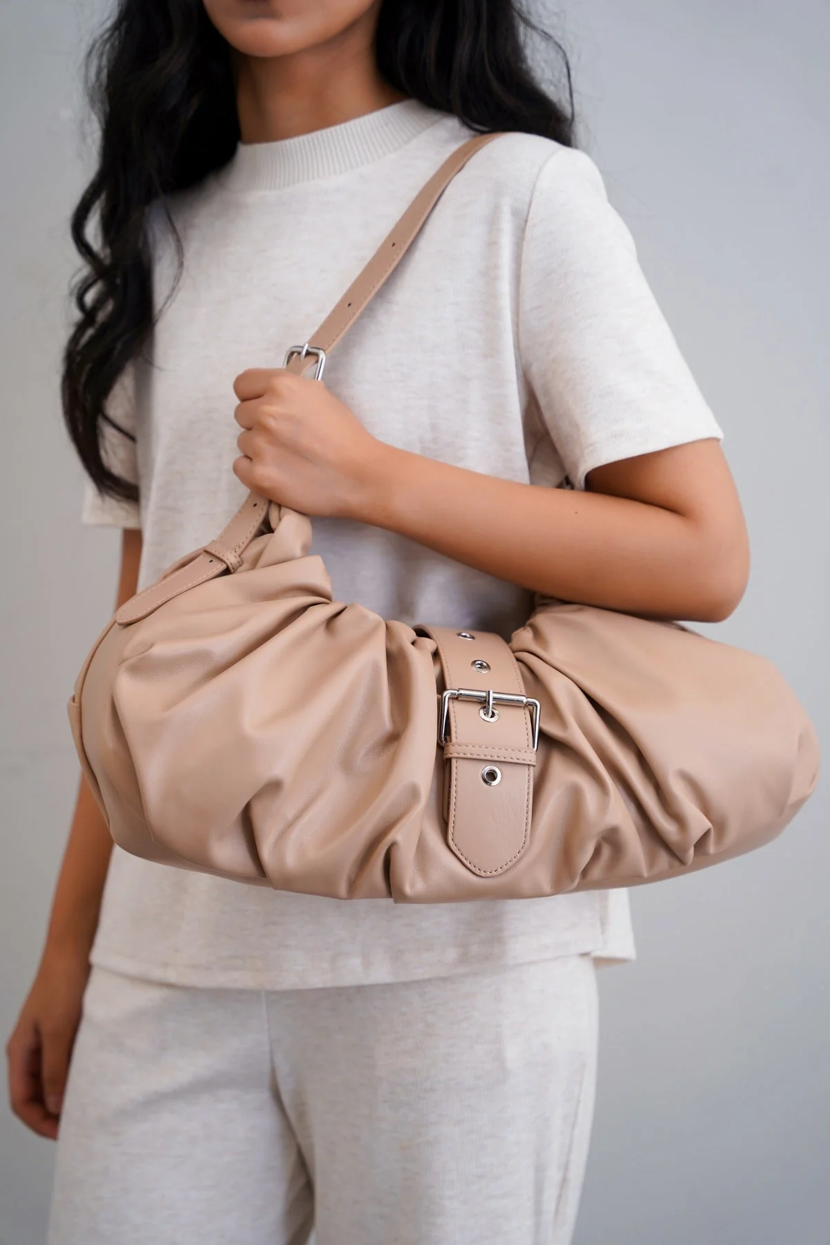 CROISSANT SHOULDER BAG - Image 5