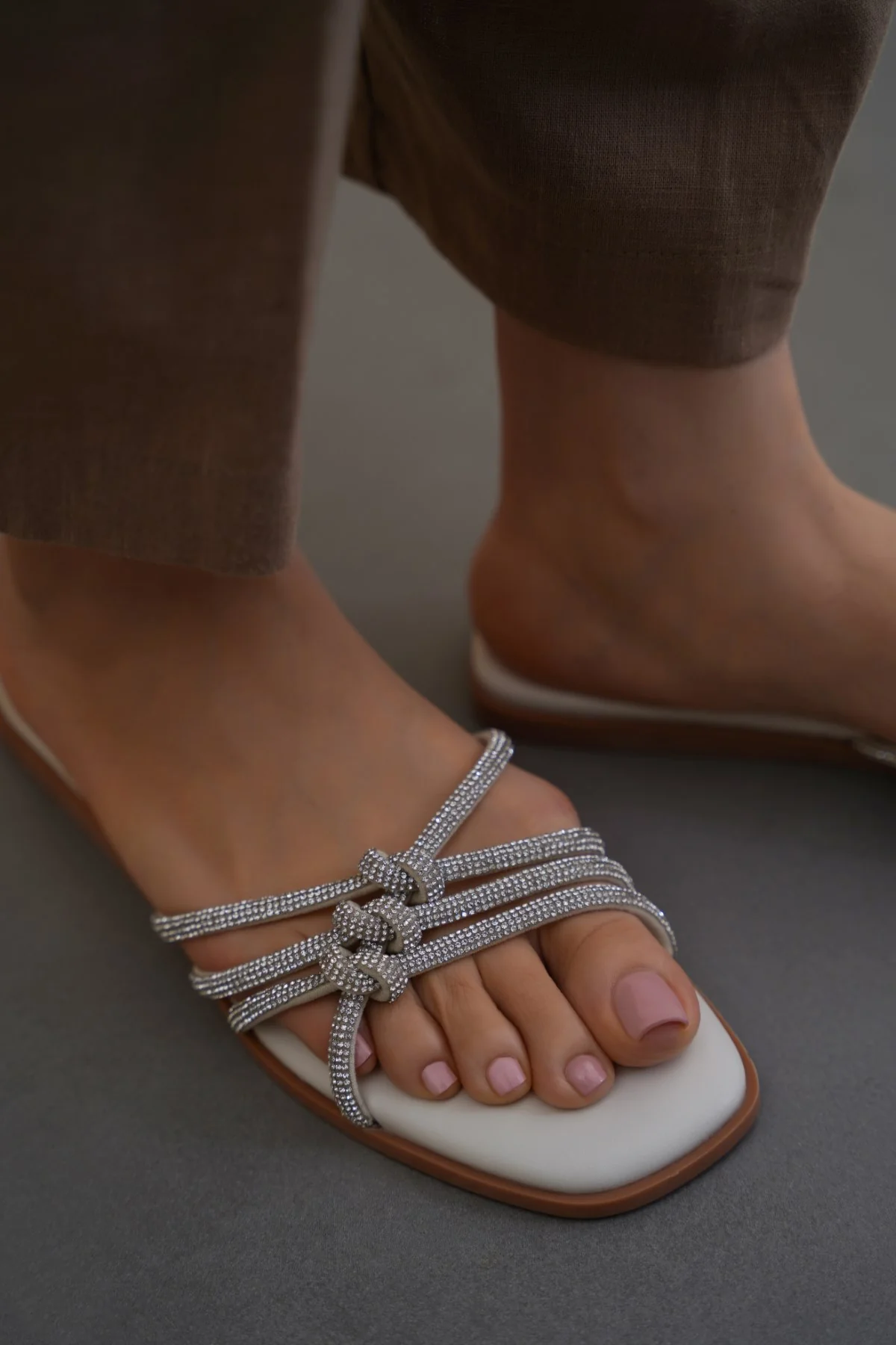 CRYSTAL KNOT SLIDES - Image 3