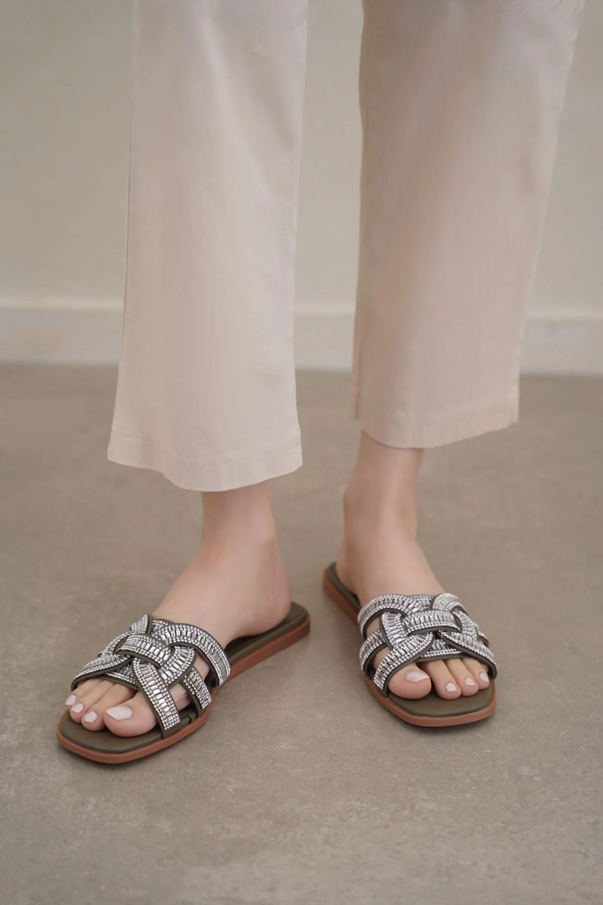 CRYSTAL STUDDED SLIDES - Image 5