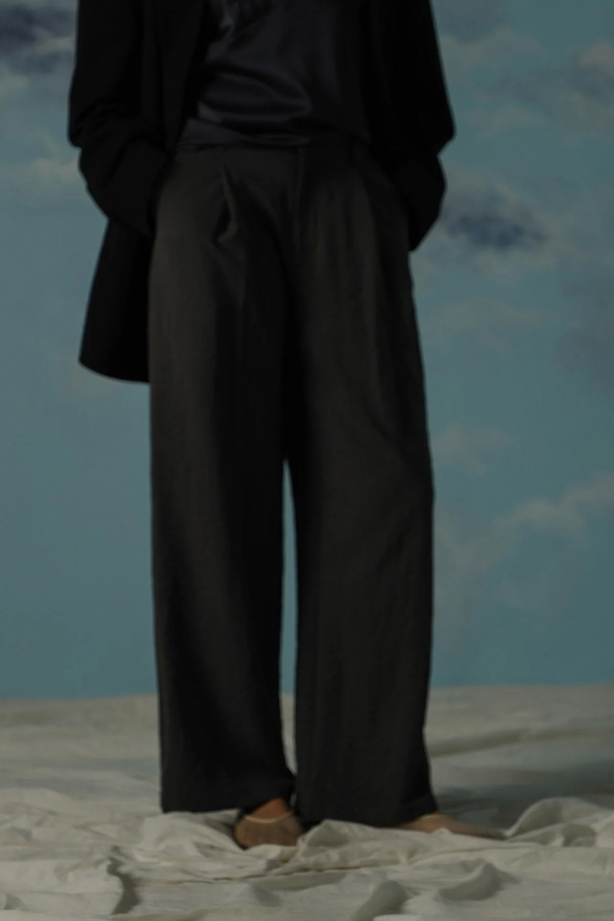 ESSENTIAL PLEATED PANTS - Image 6