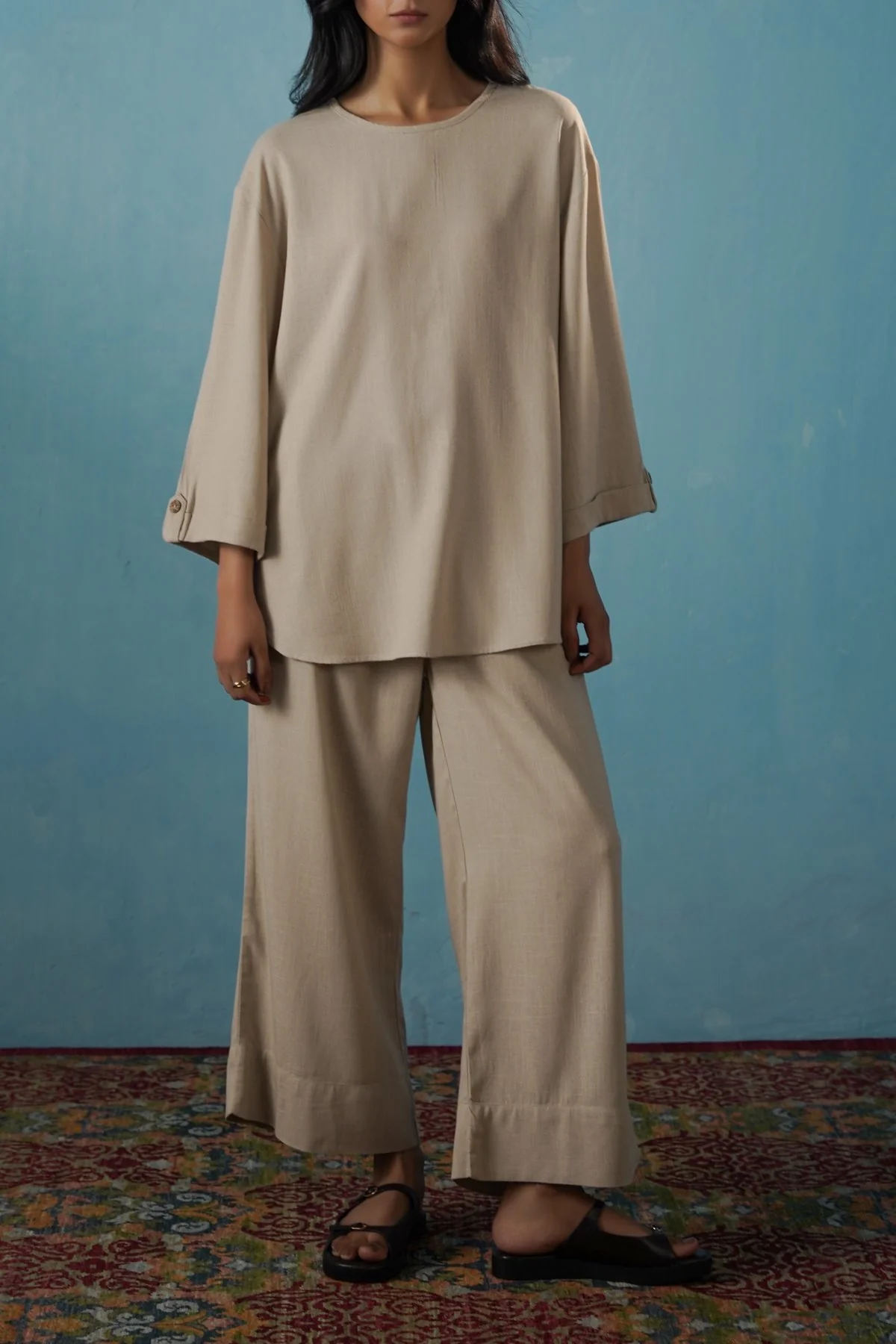 EVERYDAY BACK BUTTON BLOUSE - Image 5