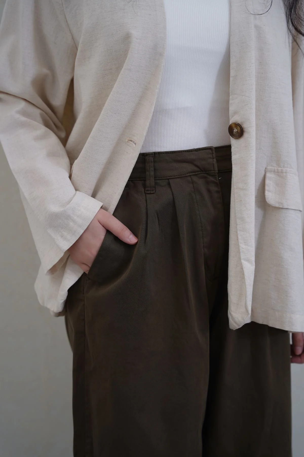 HIGH WAISTED MOM PANTS - Image 3