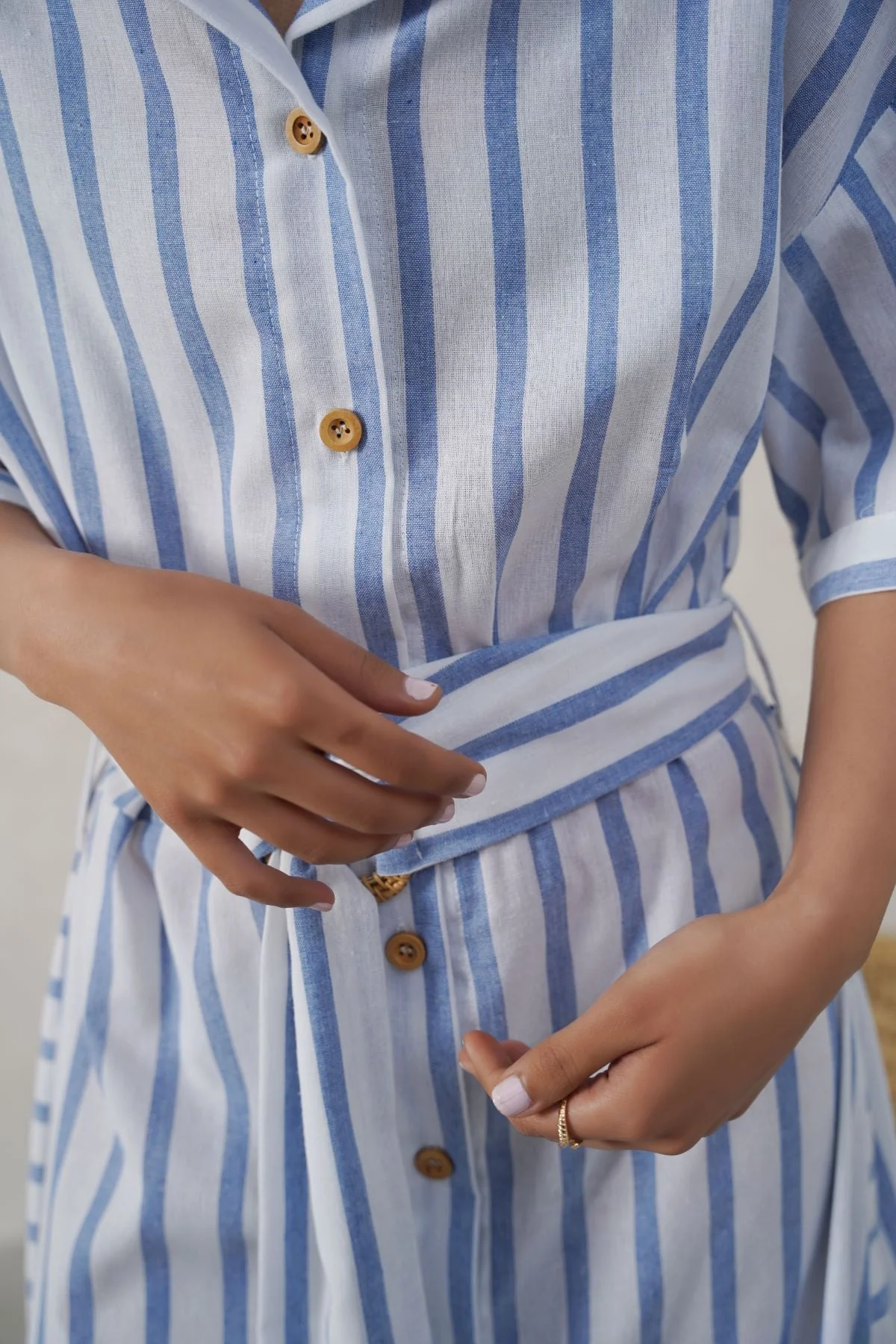 HOLIDAY LINEN DRESS - Image 4