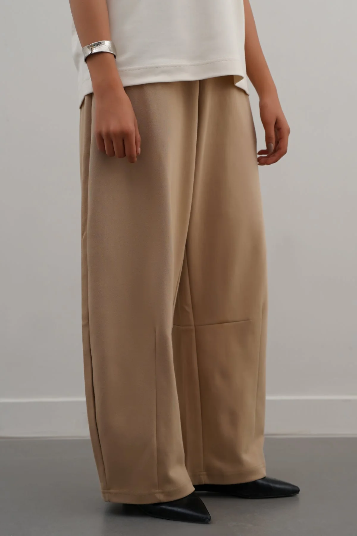KNITTED BARREL PANTS