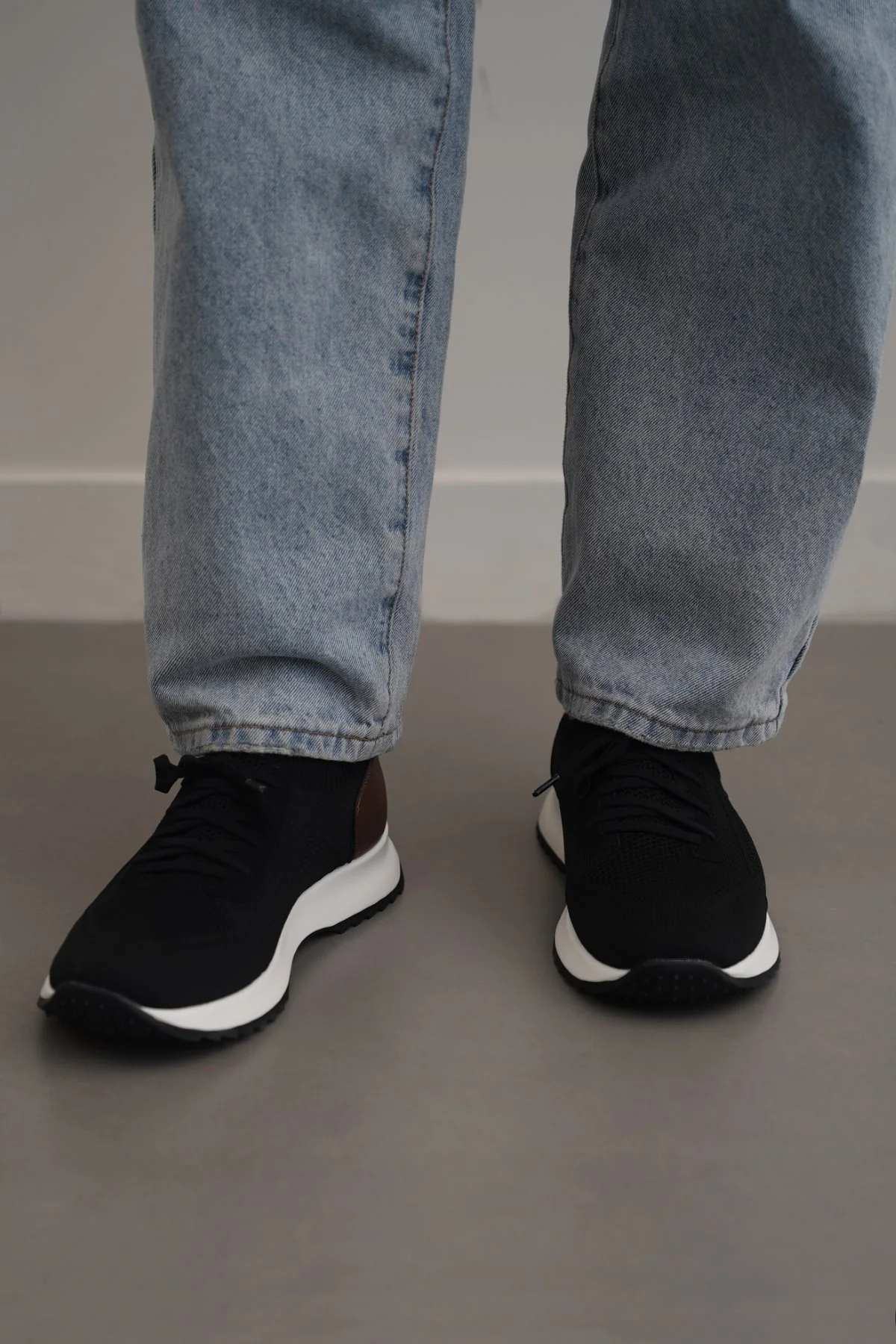 LACE-UP KNIT SNEAKERS - Image 2