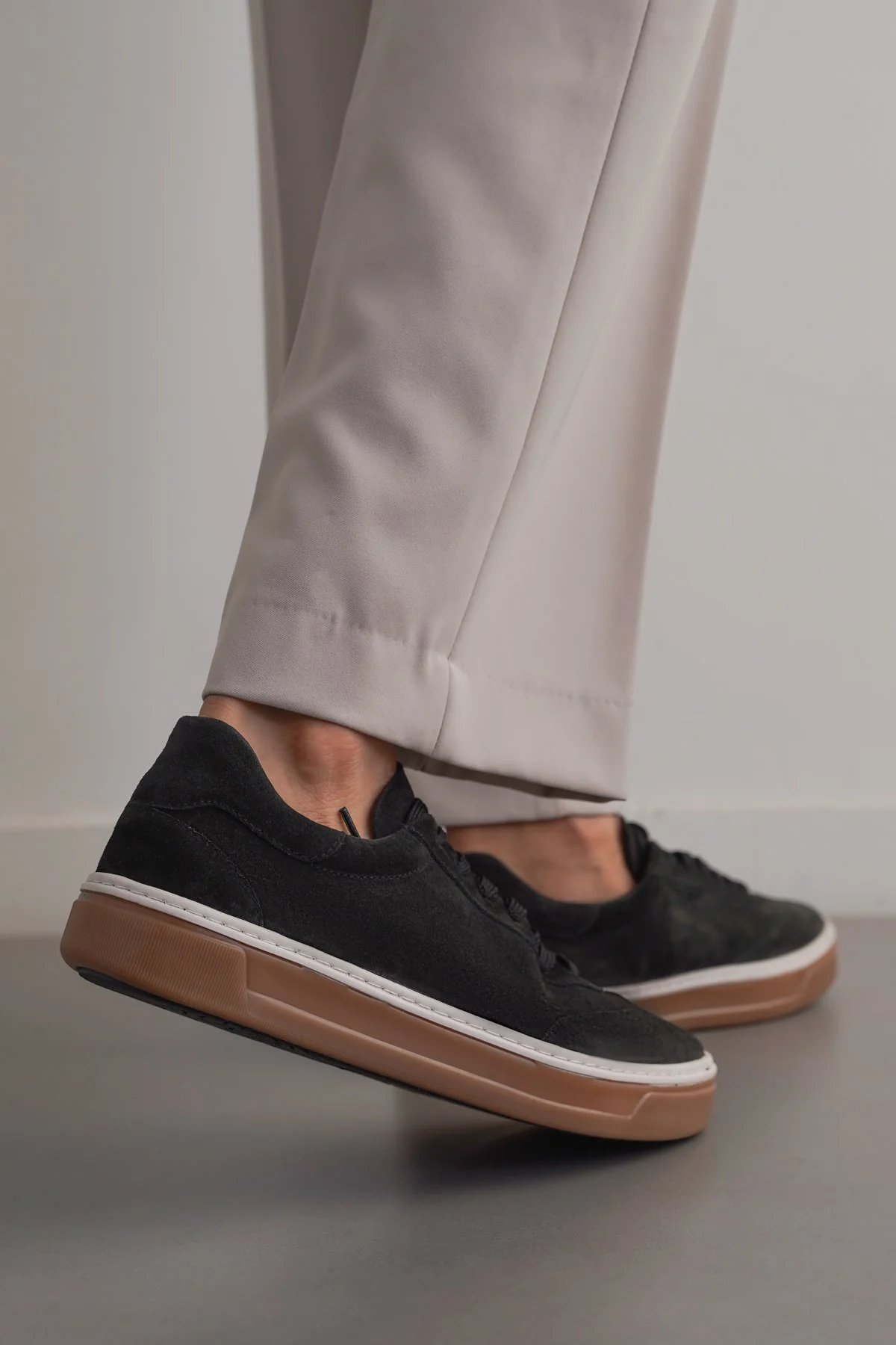 LACE-UP LEATHER SNEAKERS - Image 3