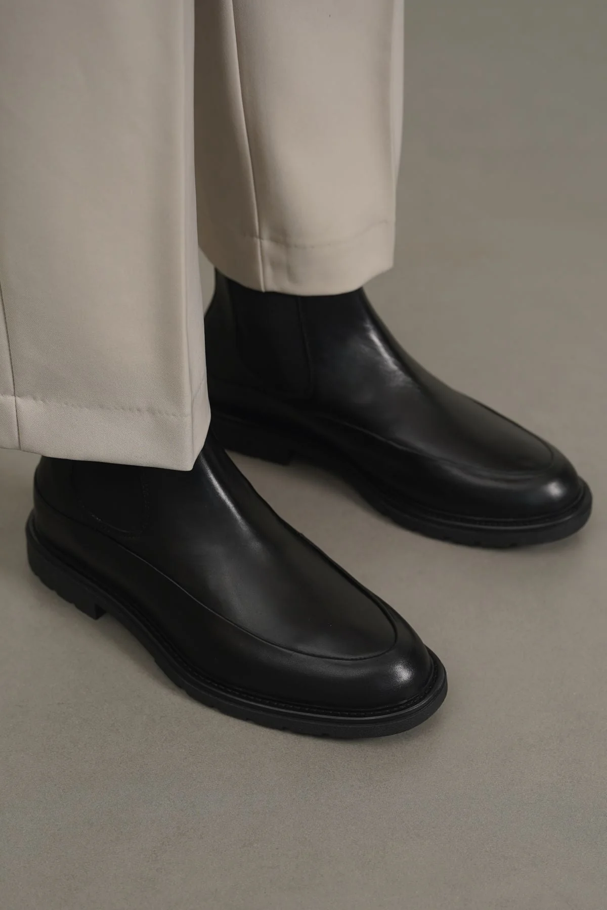 LEATHER CHELSEA BOOTS - Image 3