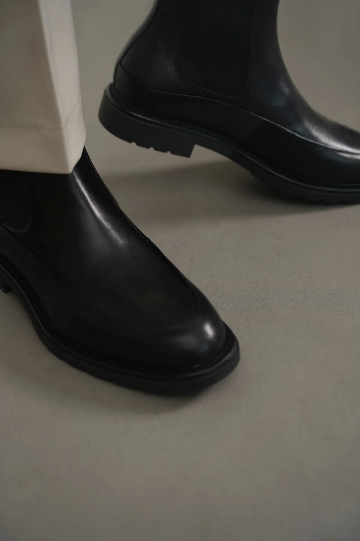 LEATHER CHELSEA BOOTS - Image 5