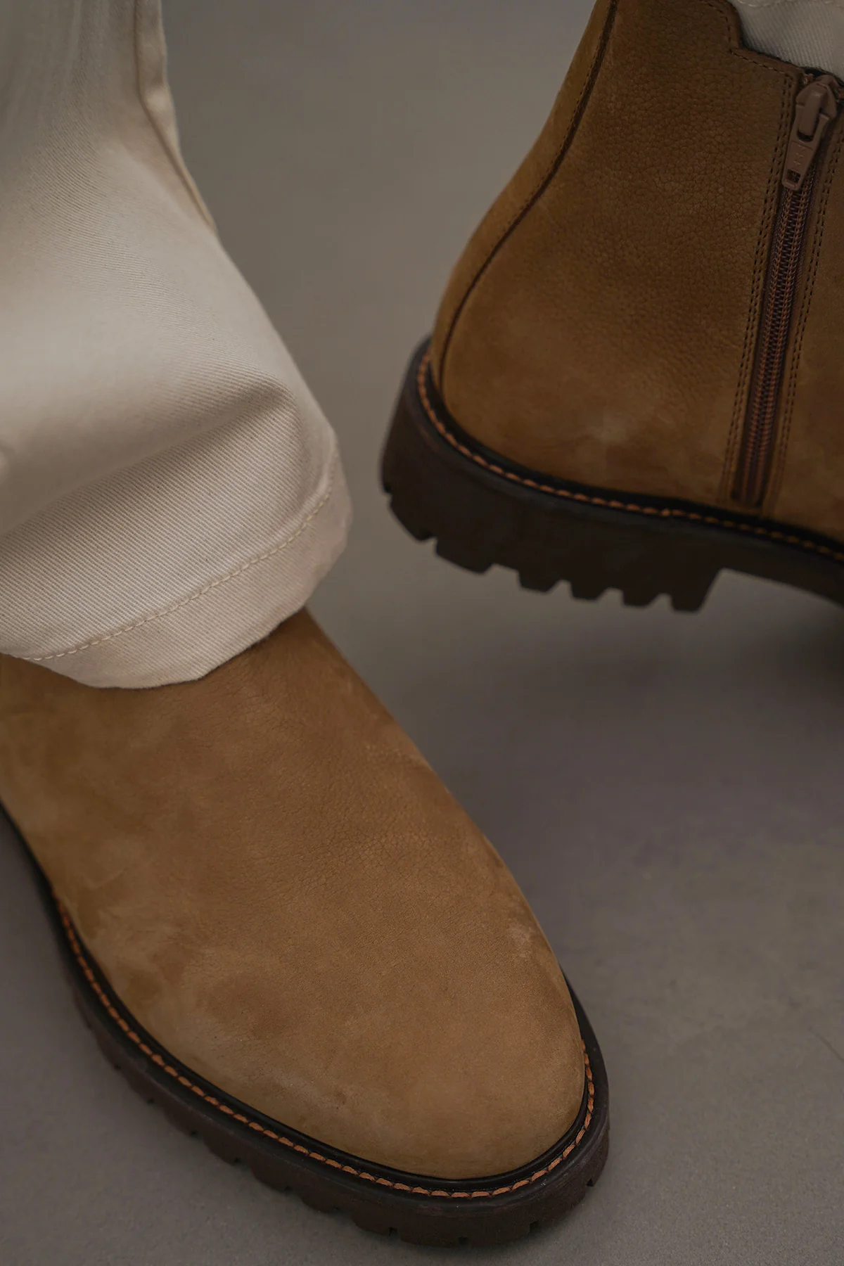 LEATHER CHELSEA BOOTS - Image 2