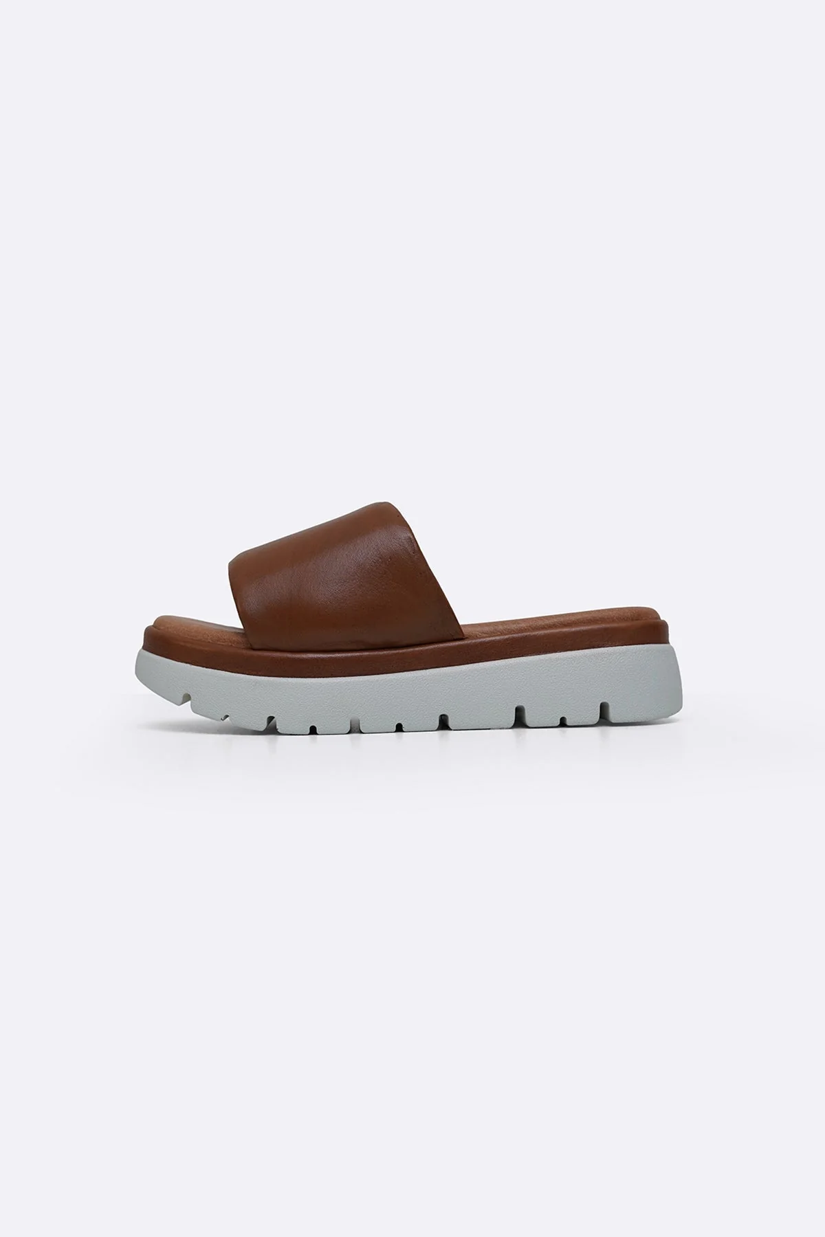 LEATHER MAMA PLATFORM SLIDES
