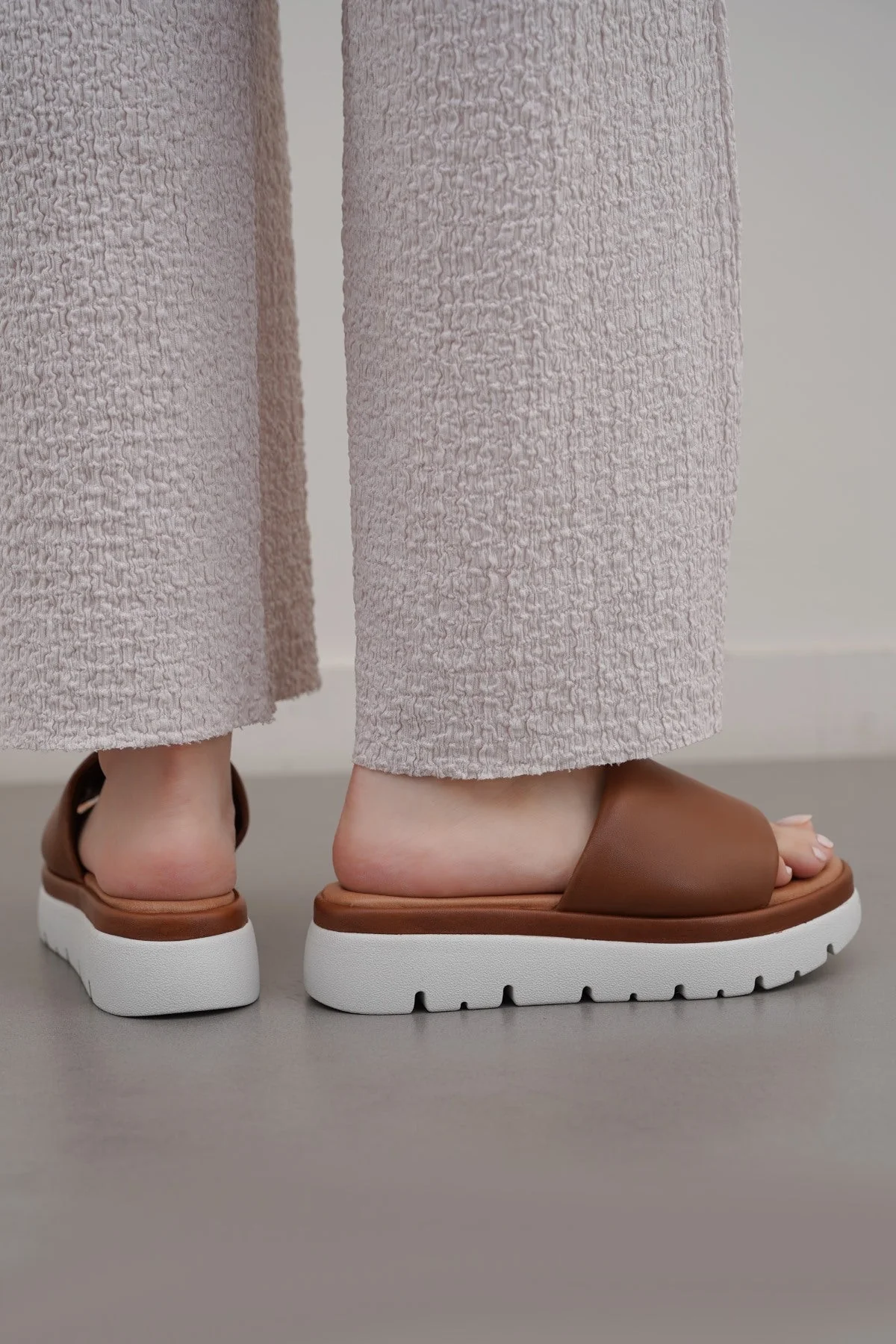 LEATHER MAMA PLATFORM SLIDES - Image 5