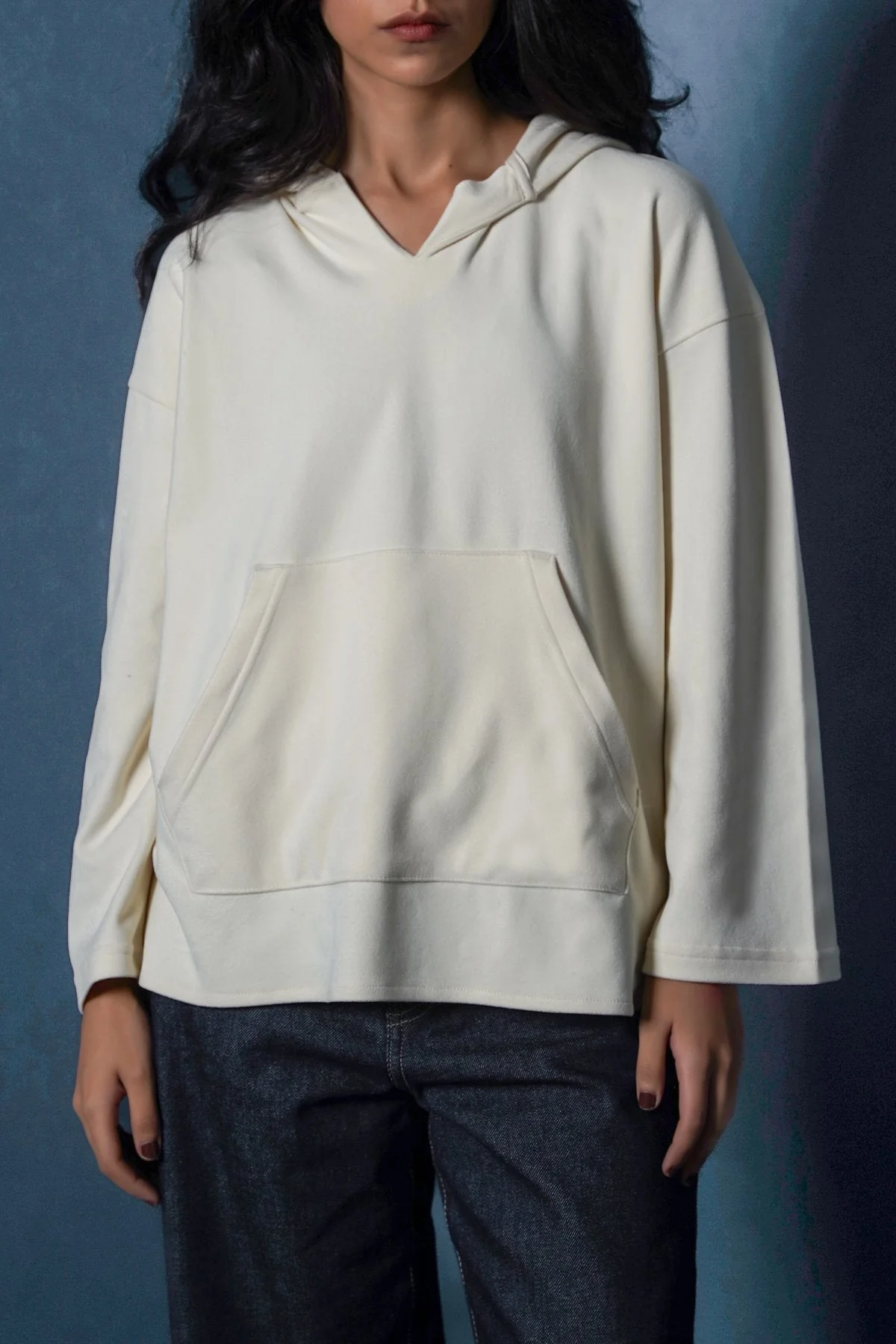 LOUNGE V-NECK HOODIE