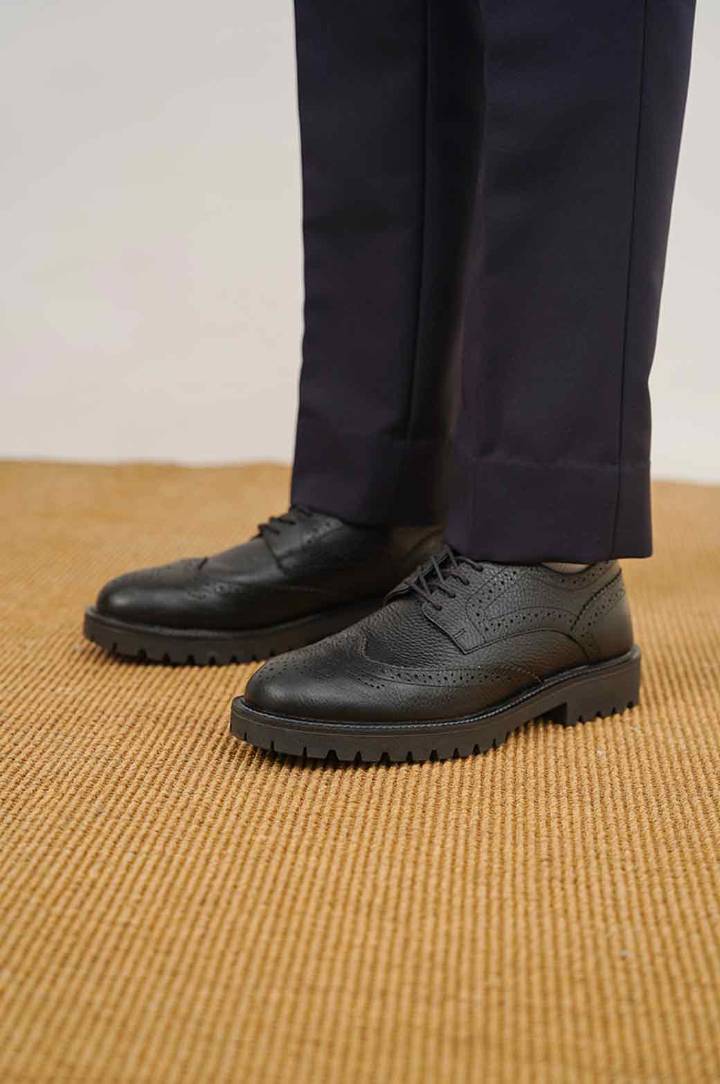 LOW-TOP LEATHER BROGUES - Image 3