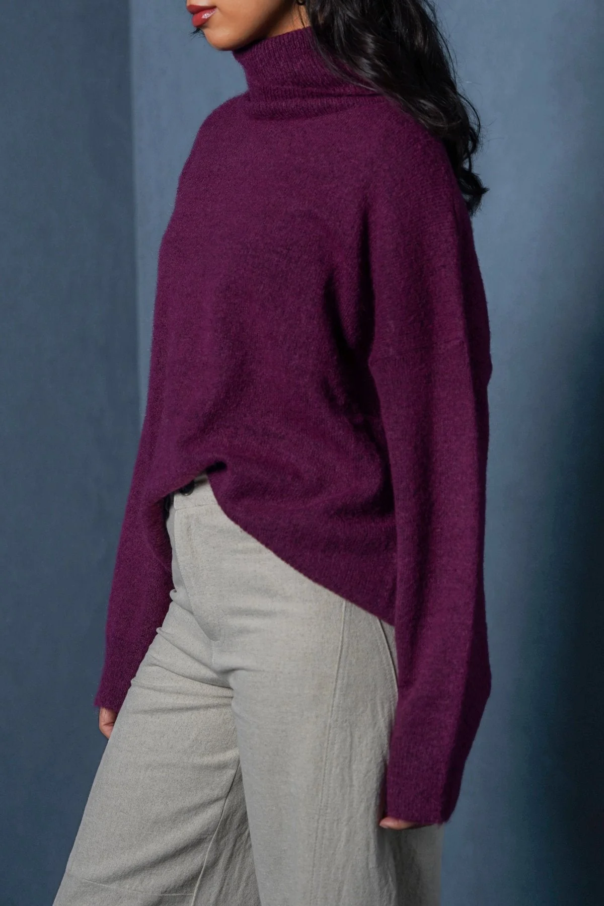 MANHATTAN HIGH NECK SWEATER