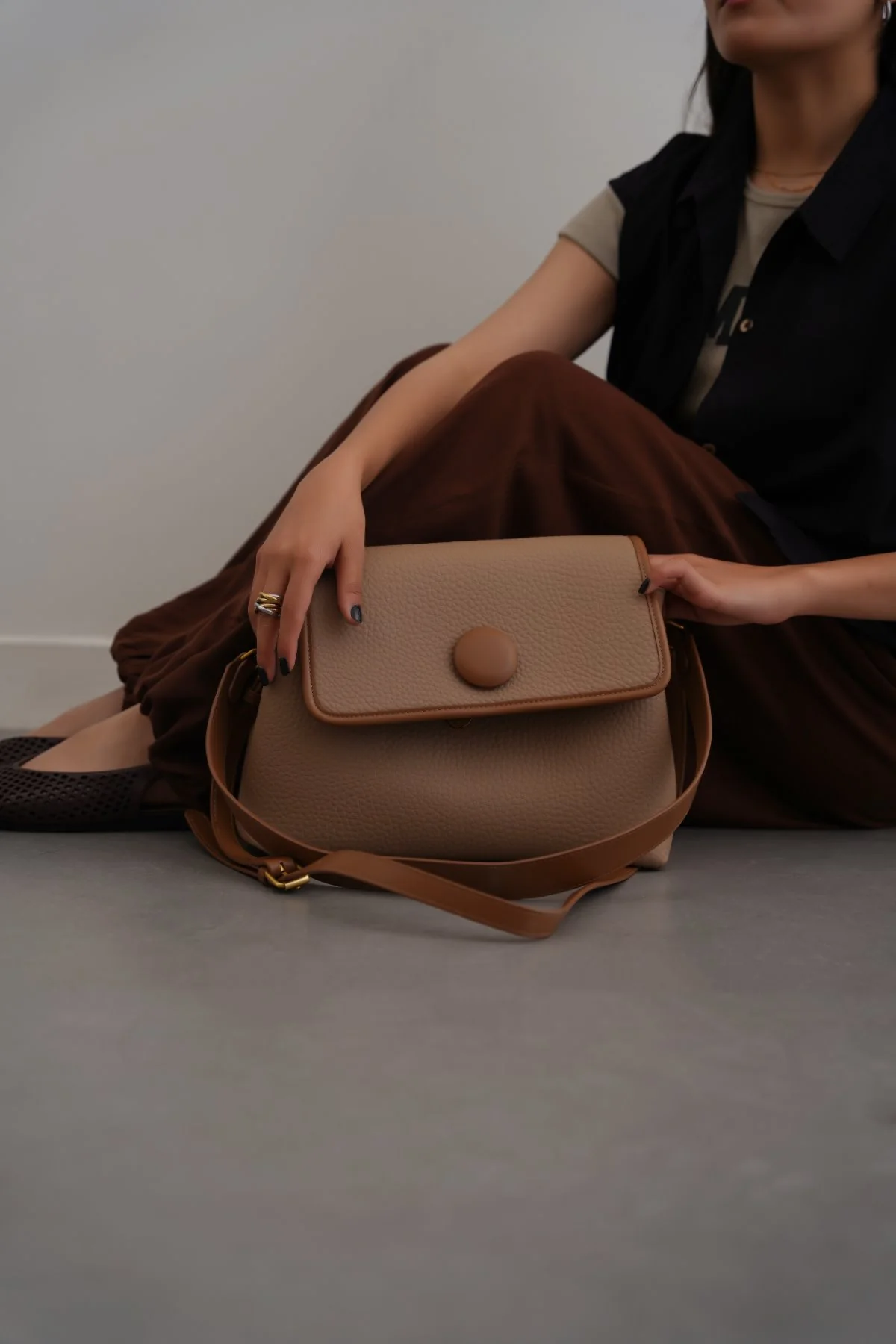 BUTTER SHOULDER BAG