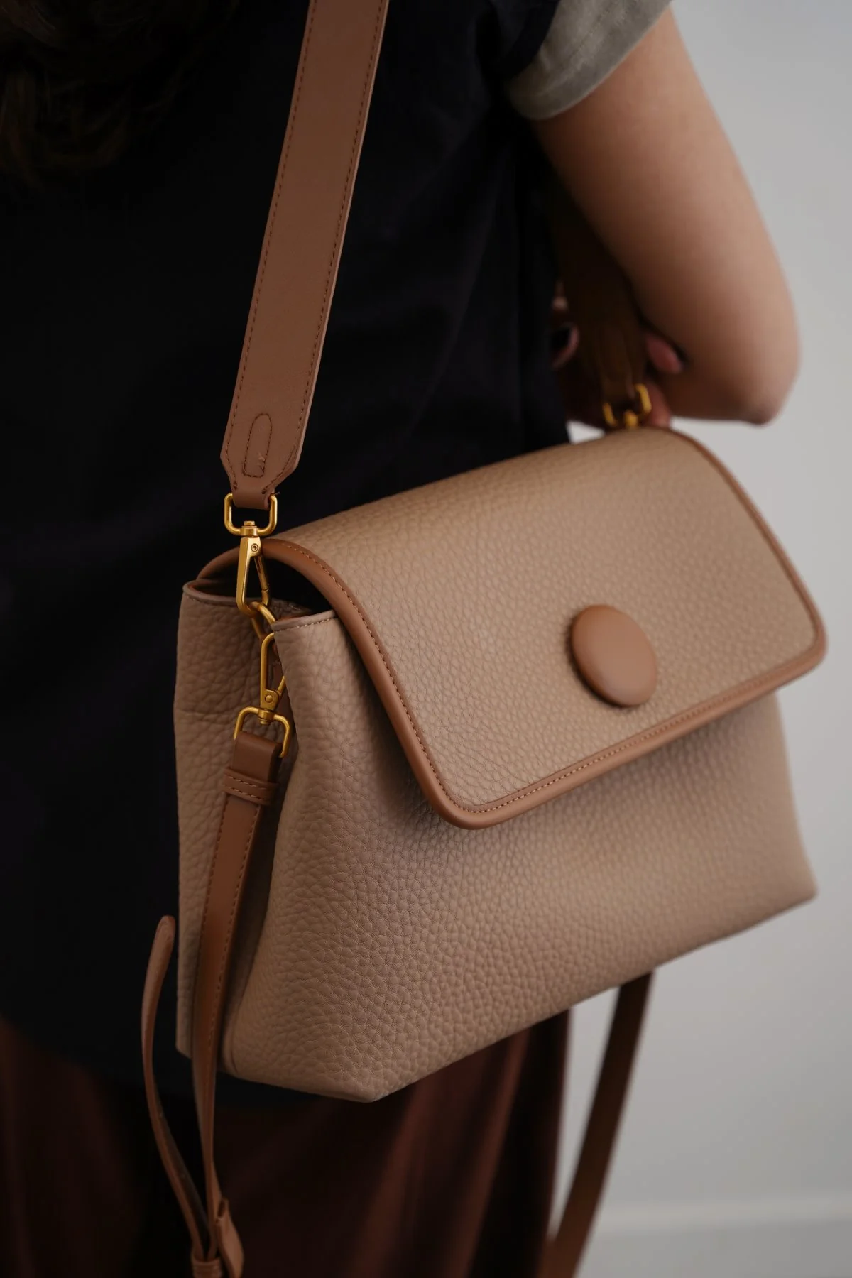 BUTTER SHOULDER BAG - Image 4