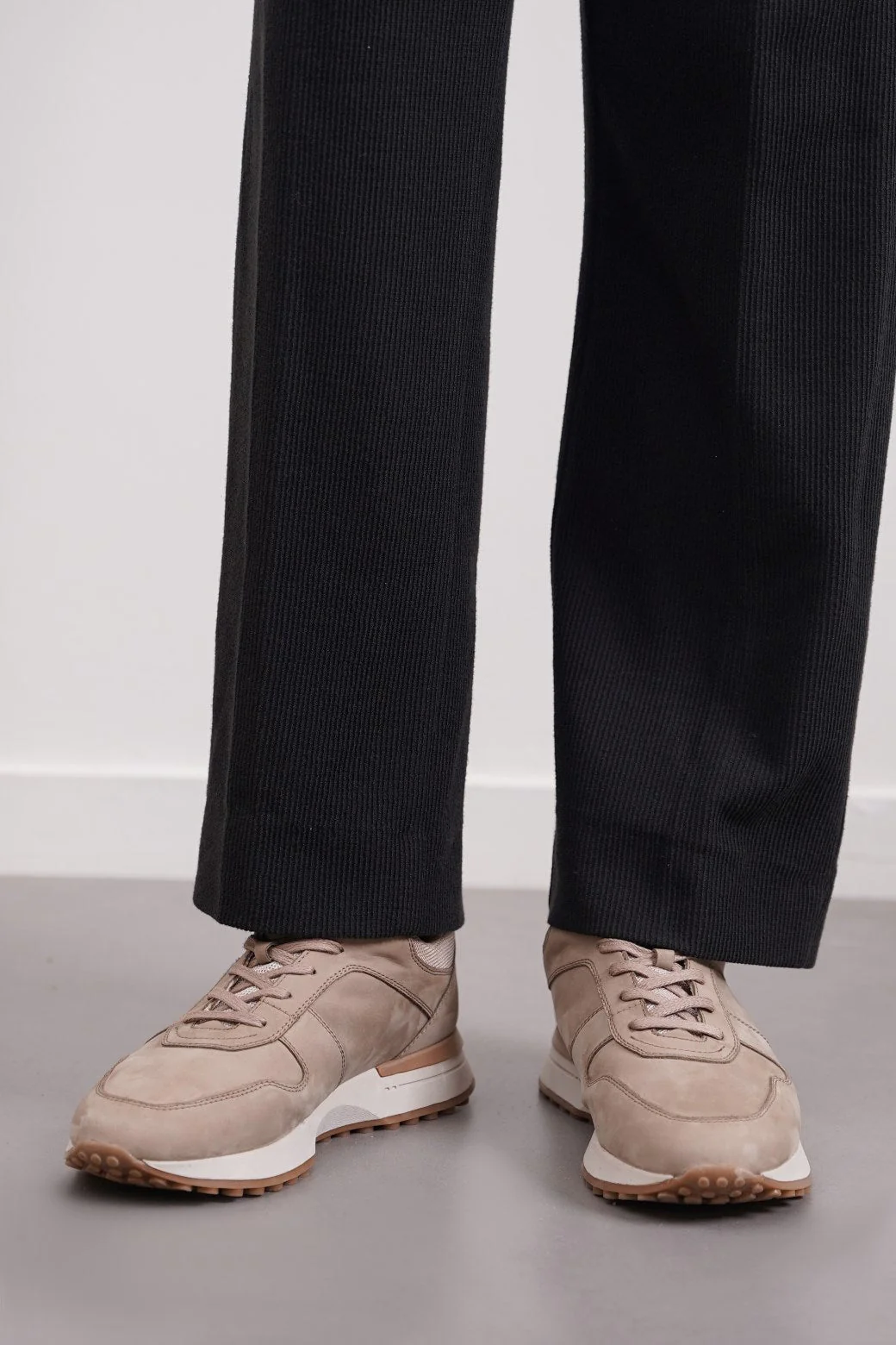 MONOTONE LEATHER SNEAKERS - Image 2