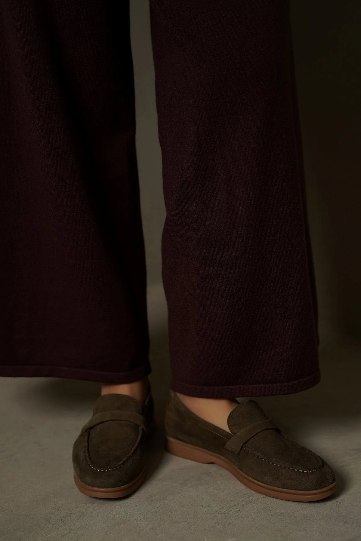 PALM & PEBBLE LEATHER LOAFERS - Image 2