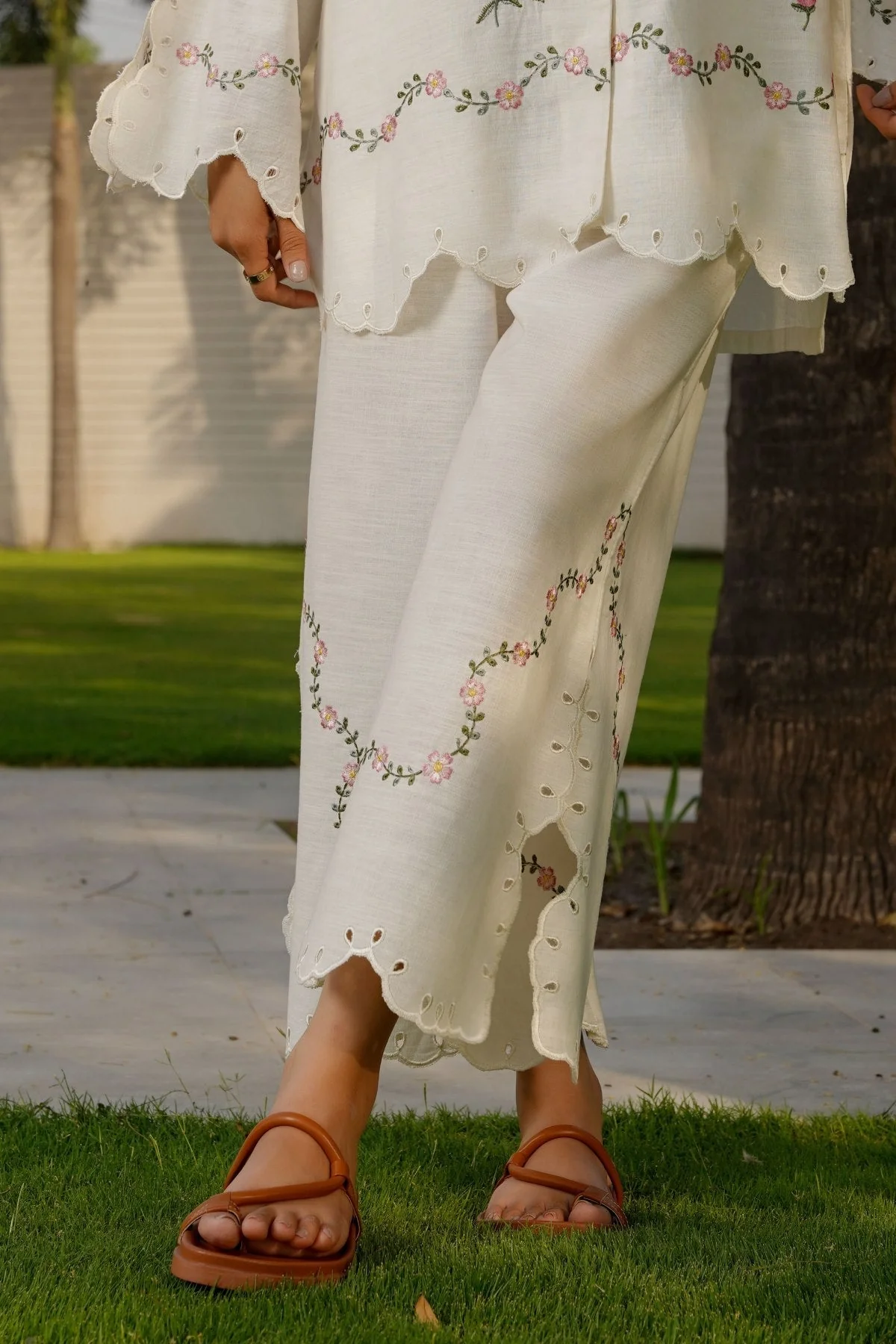 PEONY EMBROIDERED CULOTTES