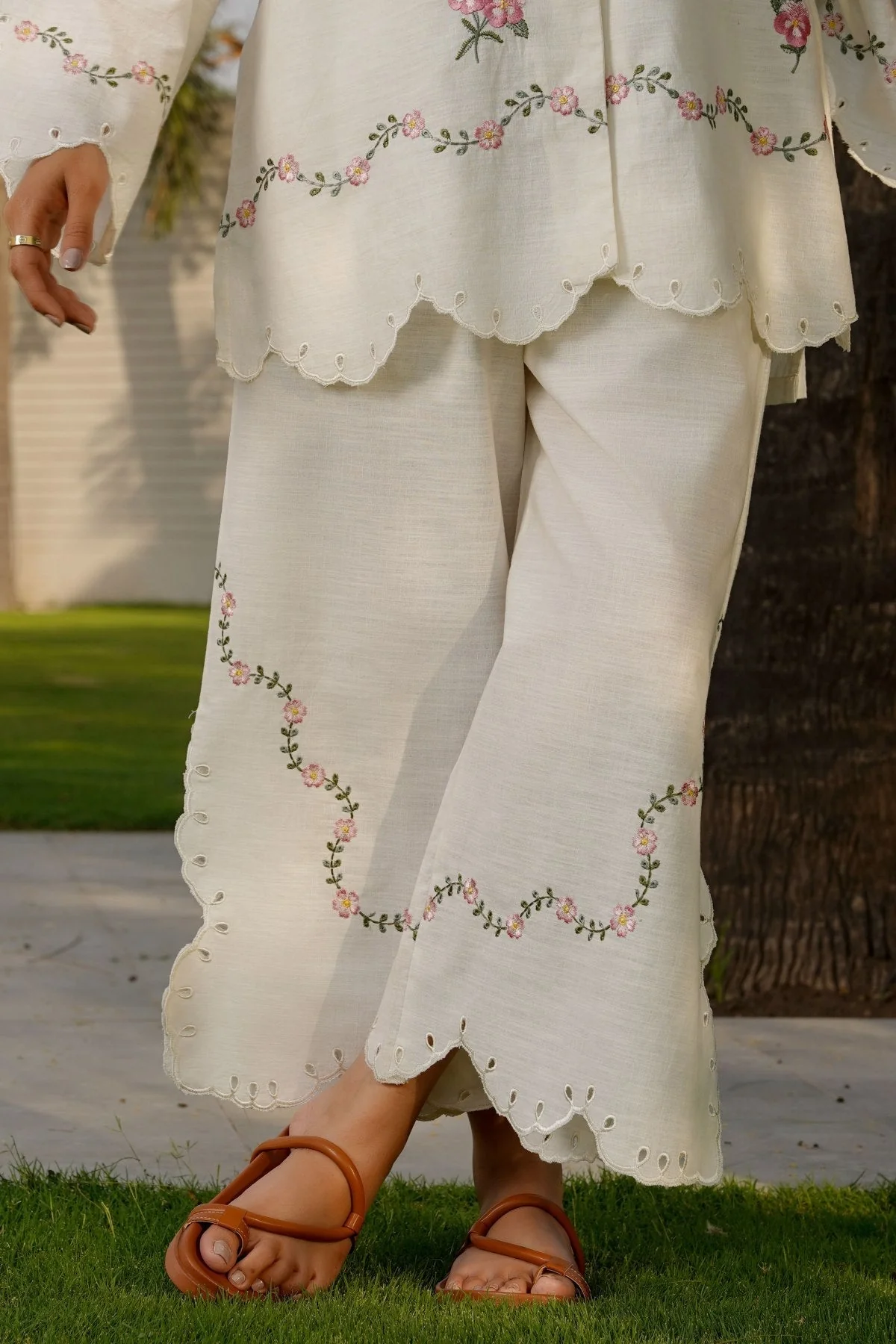 PEONY EMBROIDERED CULOTTES - Image 5