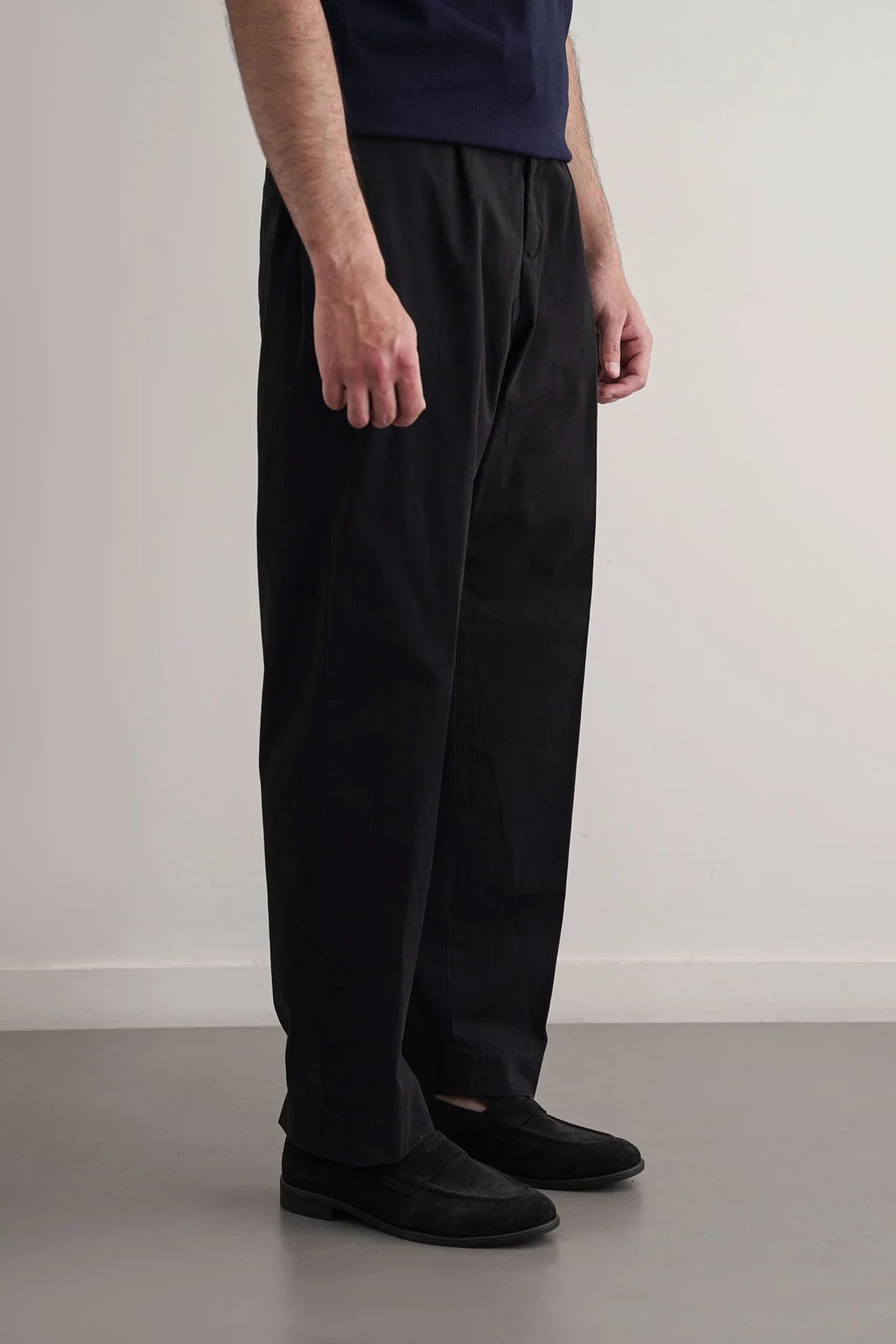PLEATED COTTON TROUSERS
