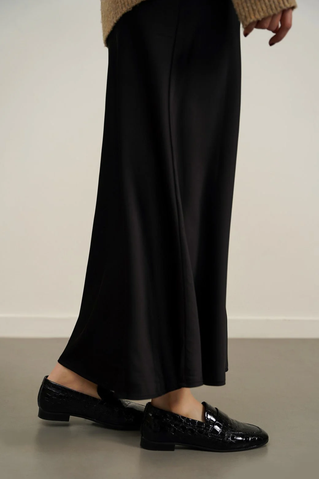 SATIN LONG SKIRT - Image 3