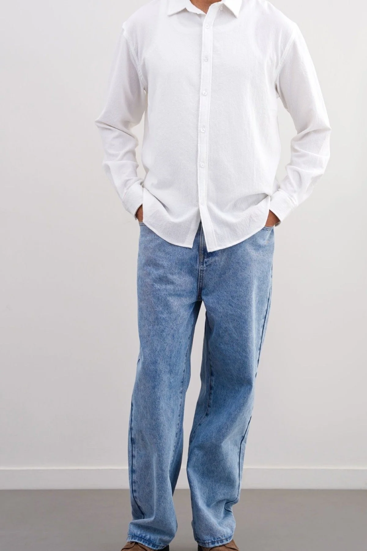 SEERSUCKER BUTTON DOWN SHIRT - Image 4