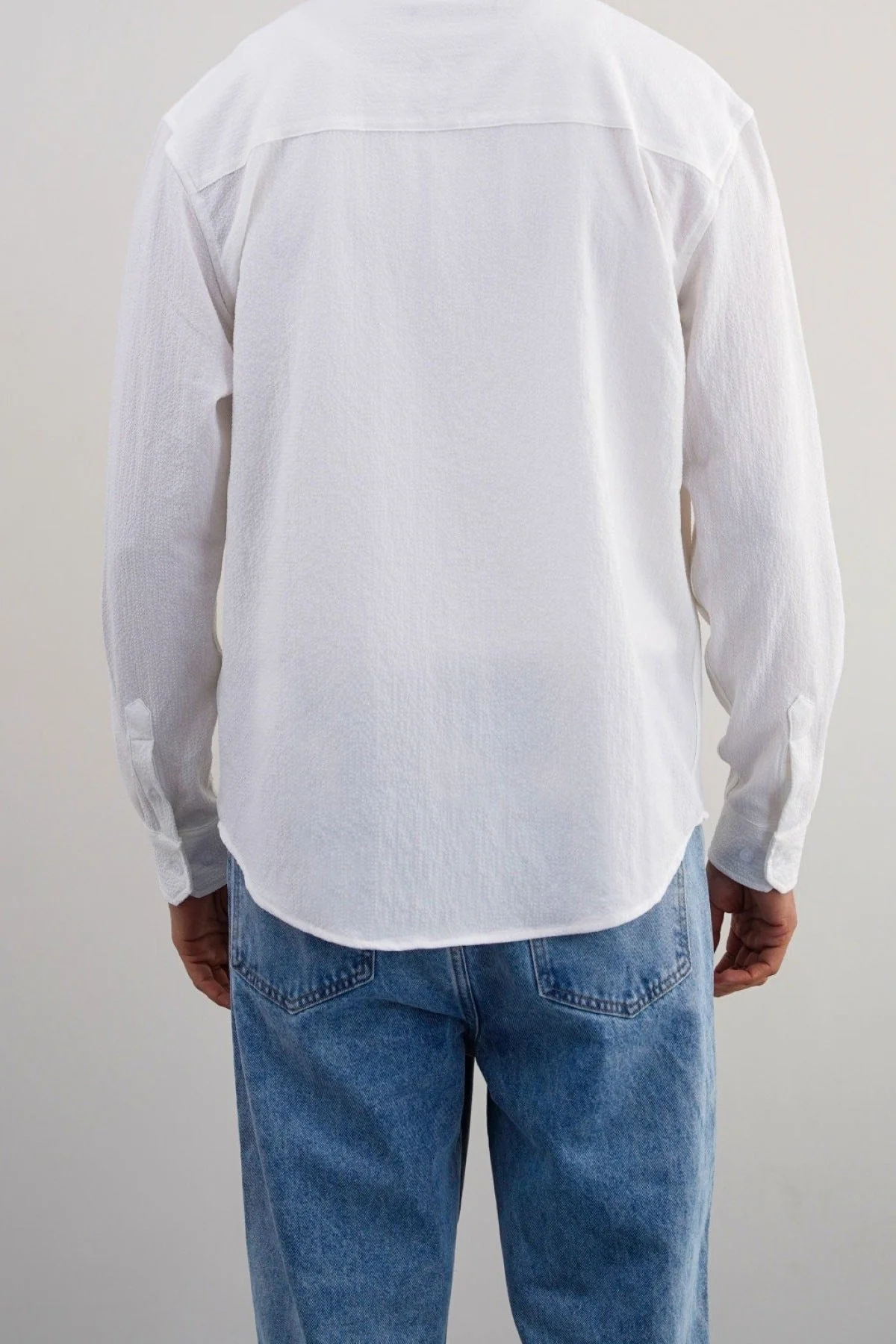 SEERSUCKER BUTTON DOWN SHIRT - Image 5