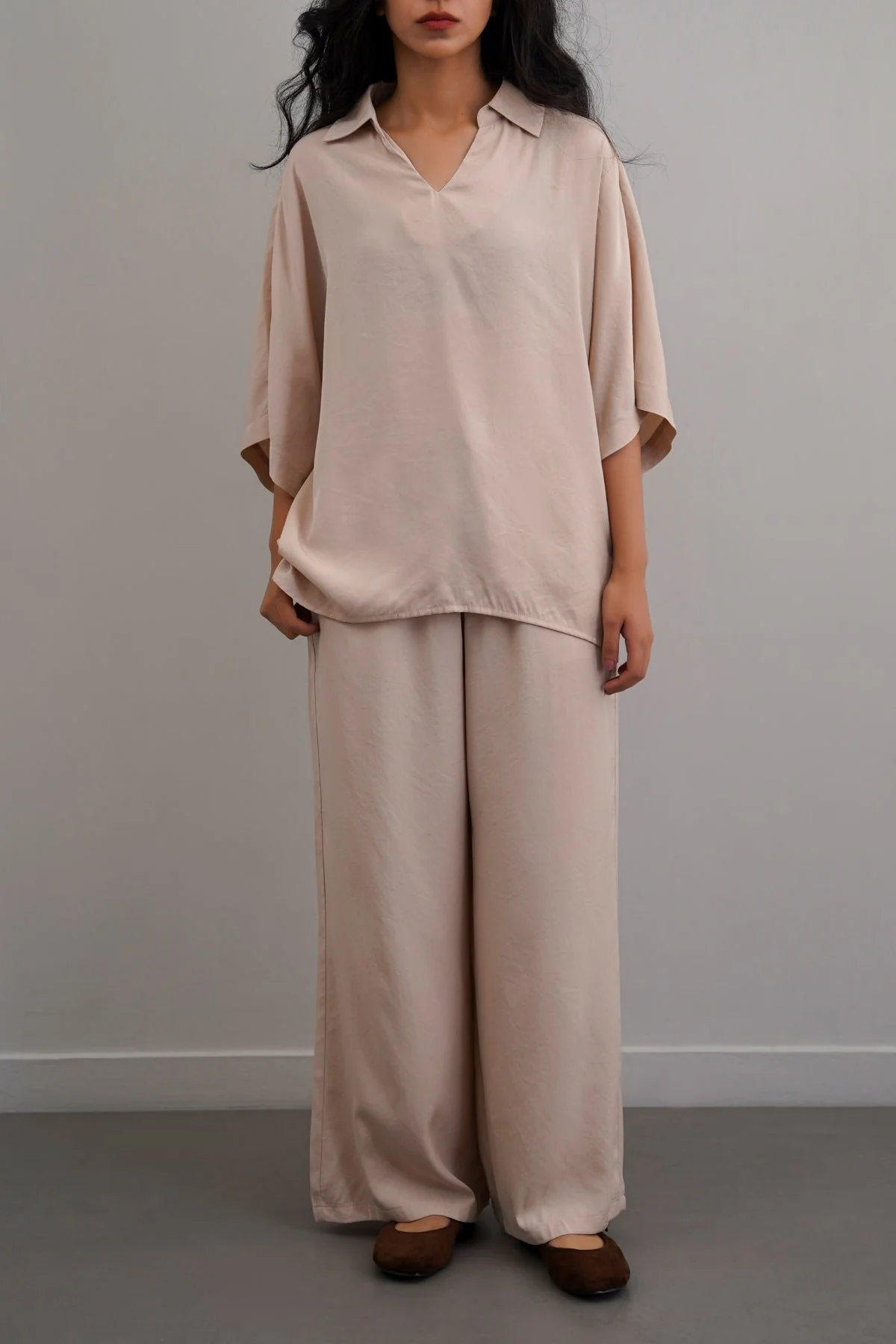 SLEEK SILK TROUSERS - Image 4