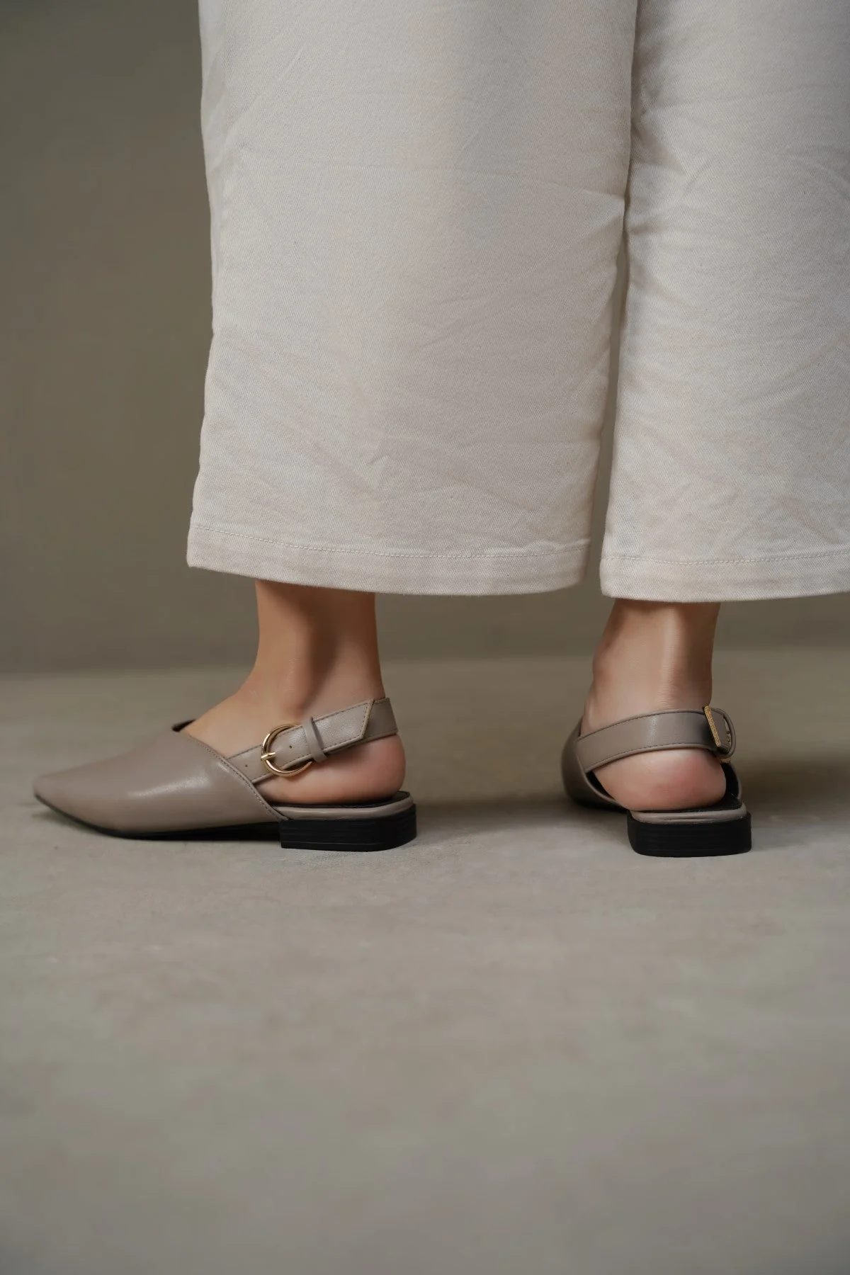 SLINGBACK PUMPS - Image 4