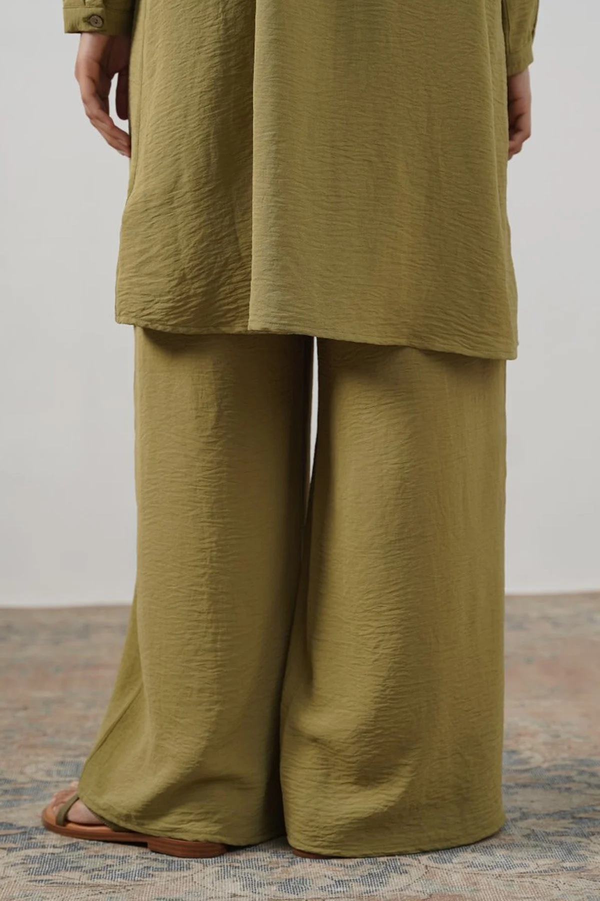 SLINKY WIDE LEG PANTS - Image 3