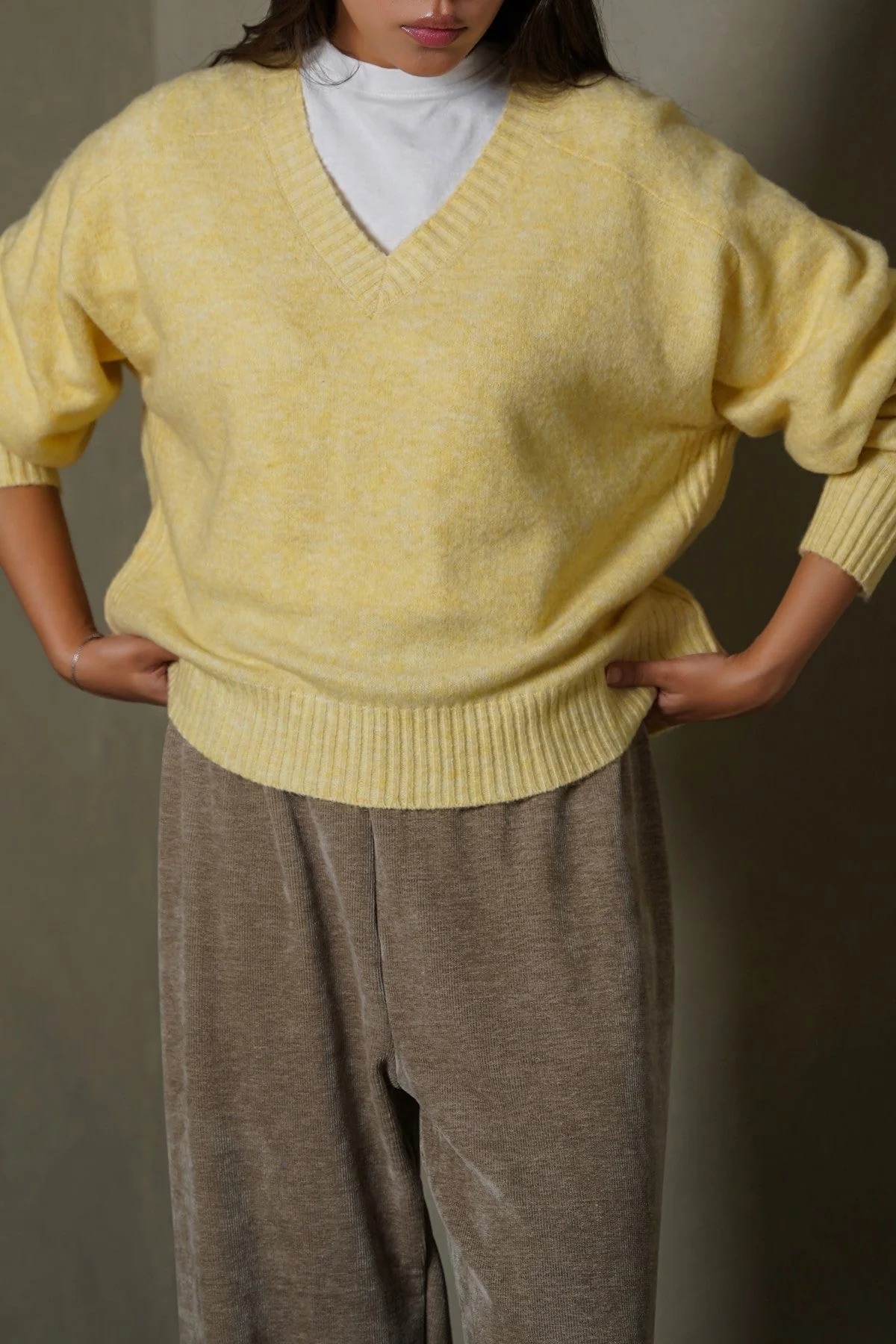 SOFT BUTTER SWEATER