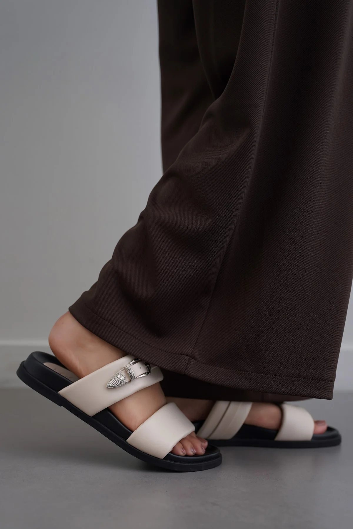 SOFT PALM DRIFT SLIDES - Image 3