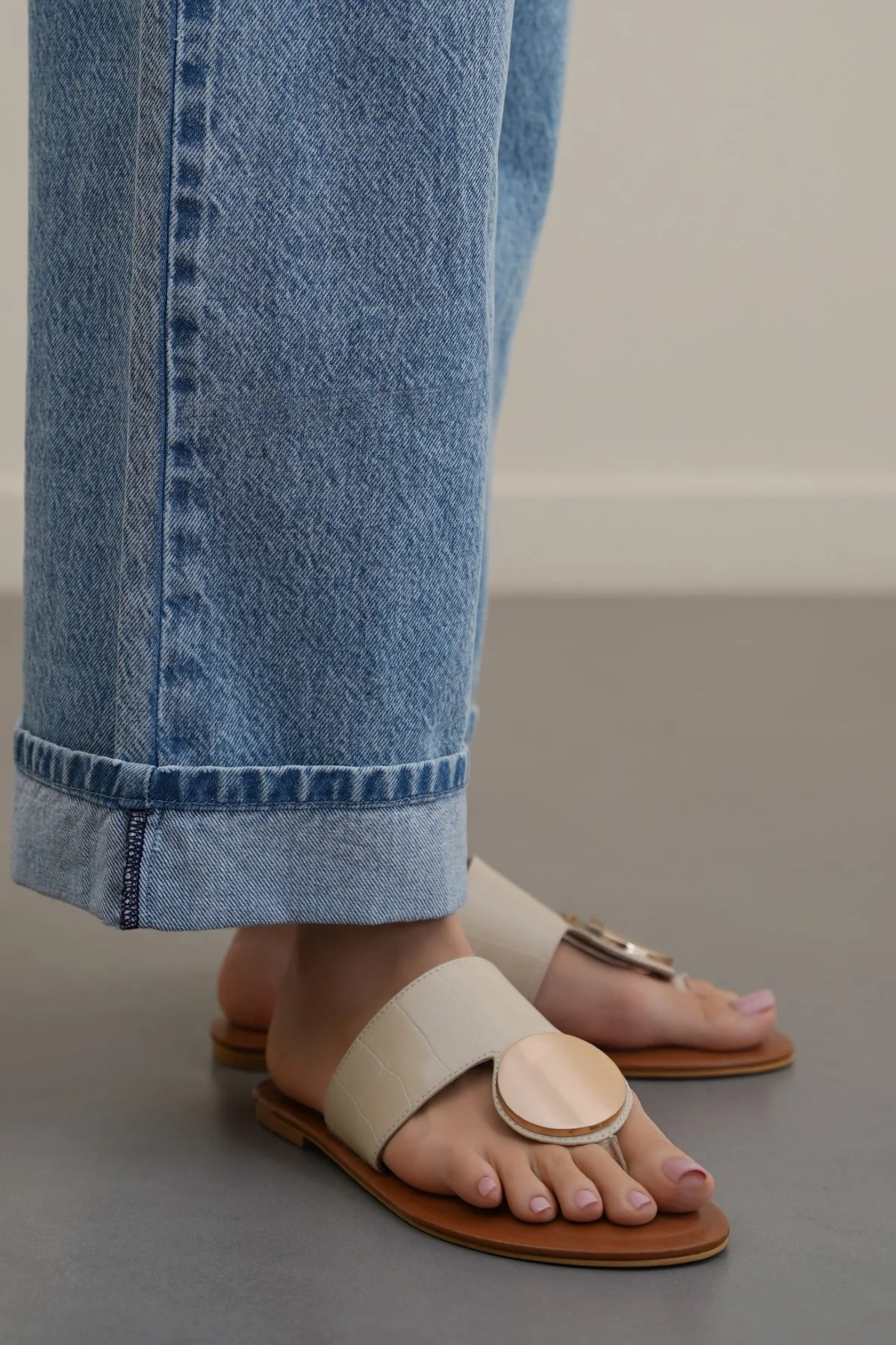SOFT SUMMER SLIDES - Image 3