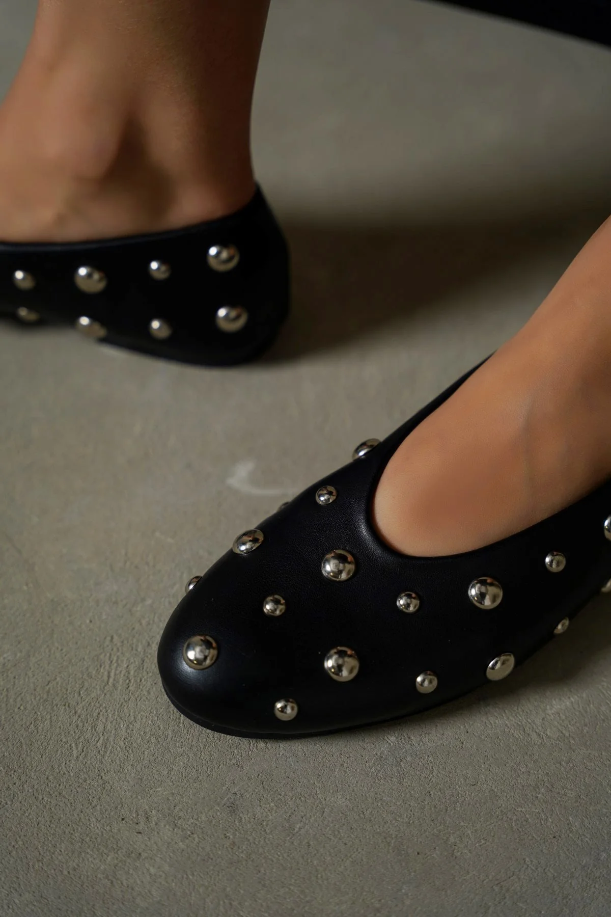 STUDDED STREET PUMPS - Image 3