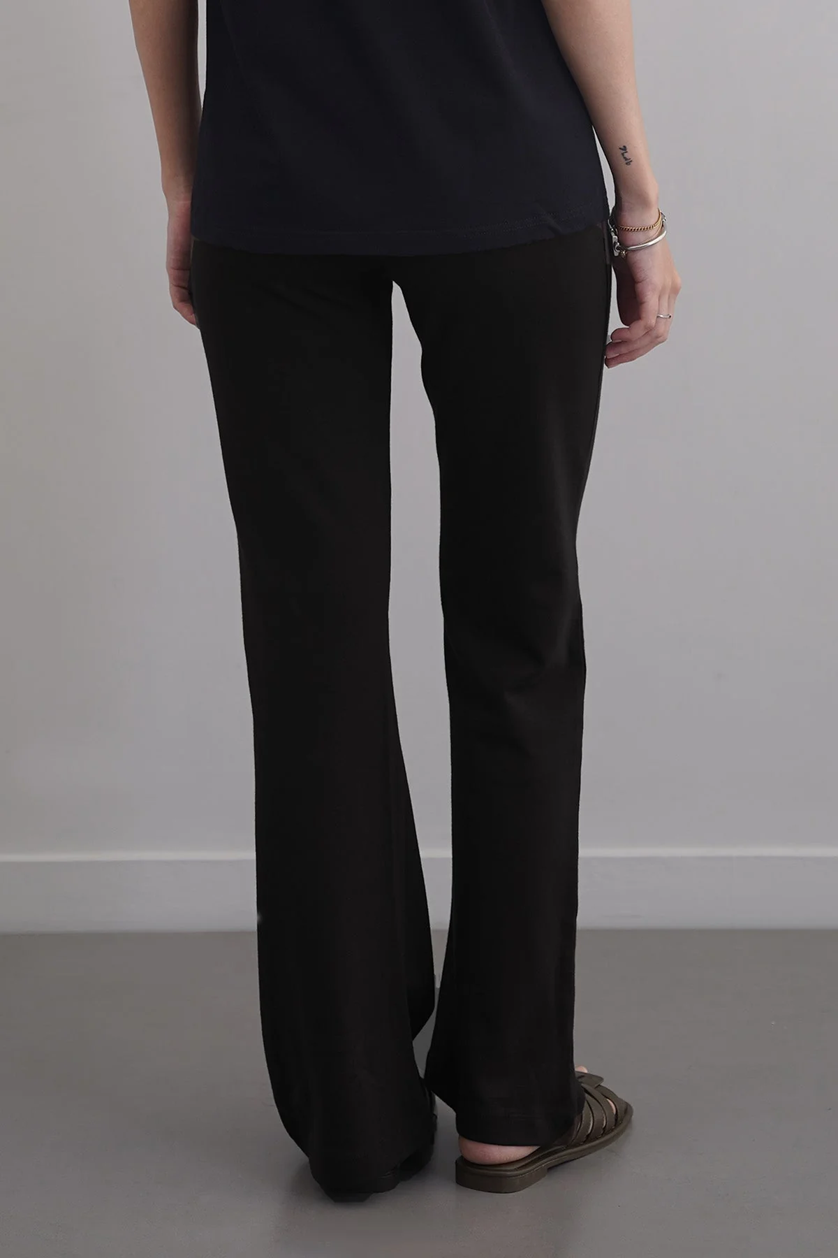 STUDIO YOGA PANTS - Image 3