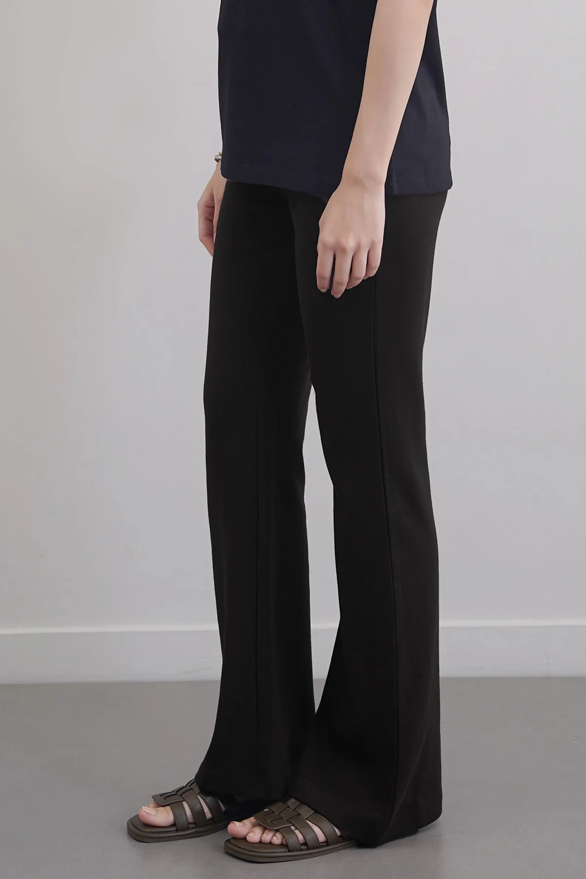 STUDIO YOGA PANTS - Image 4
