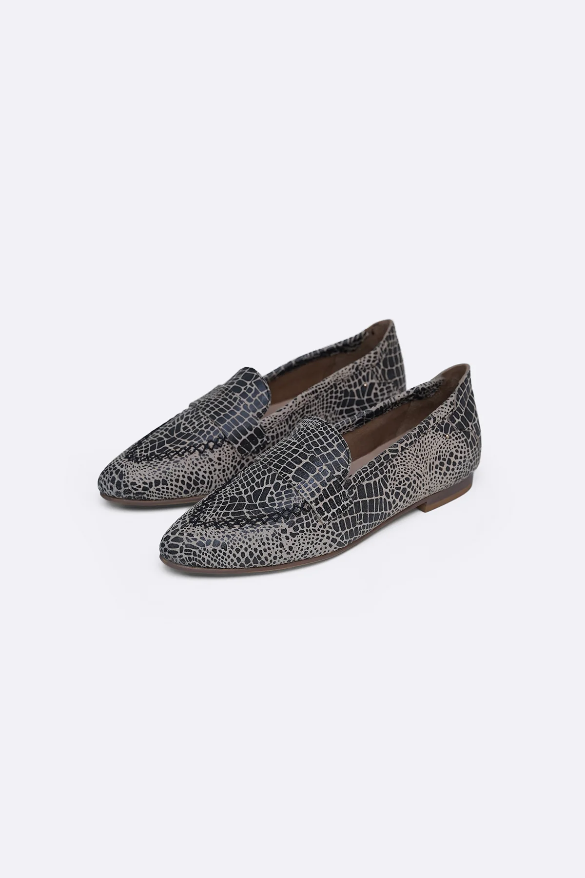 TEXTURED LEATHER LOAFERS - Image 2