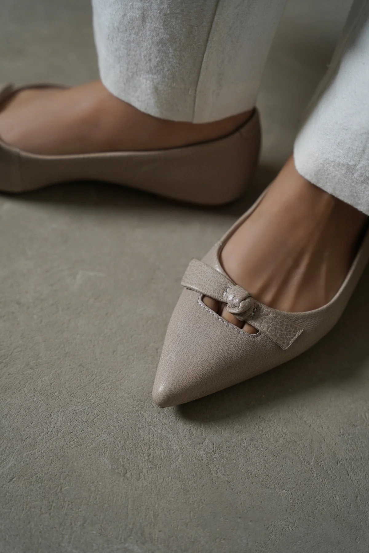 TEXTURED LEATHER PUMPS - Image 2