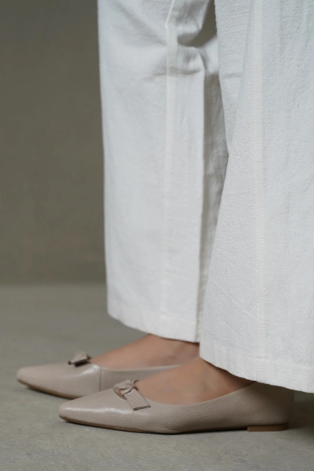 TEXTURED LEATHER PUMPS - Image 3