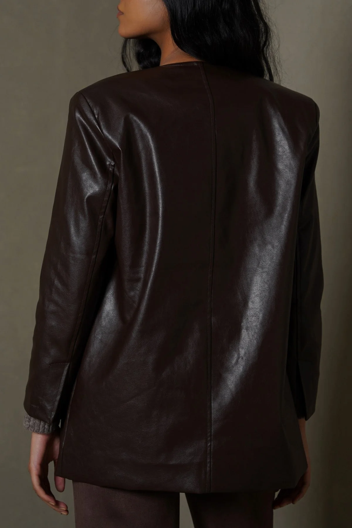 COLLARLESS LEATHER BLAZER - Image 6