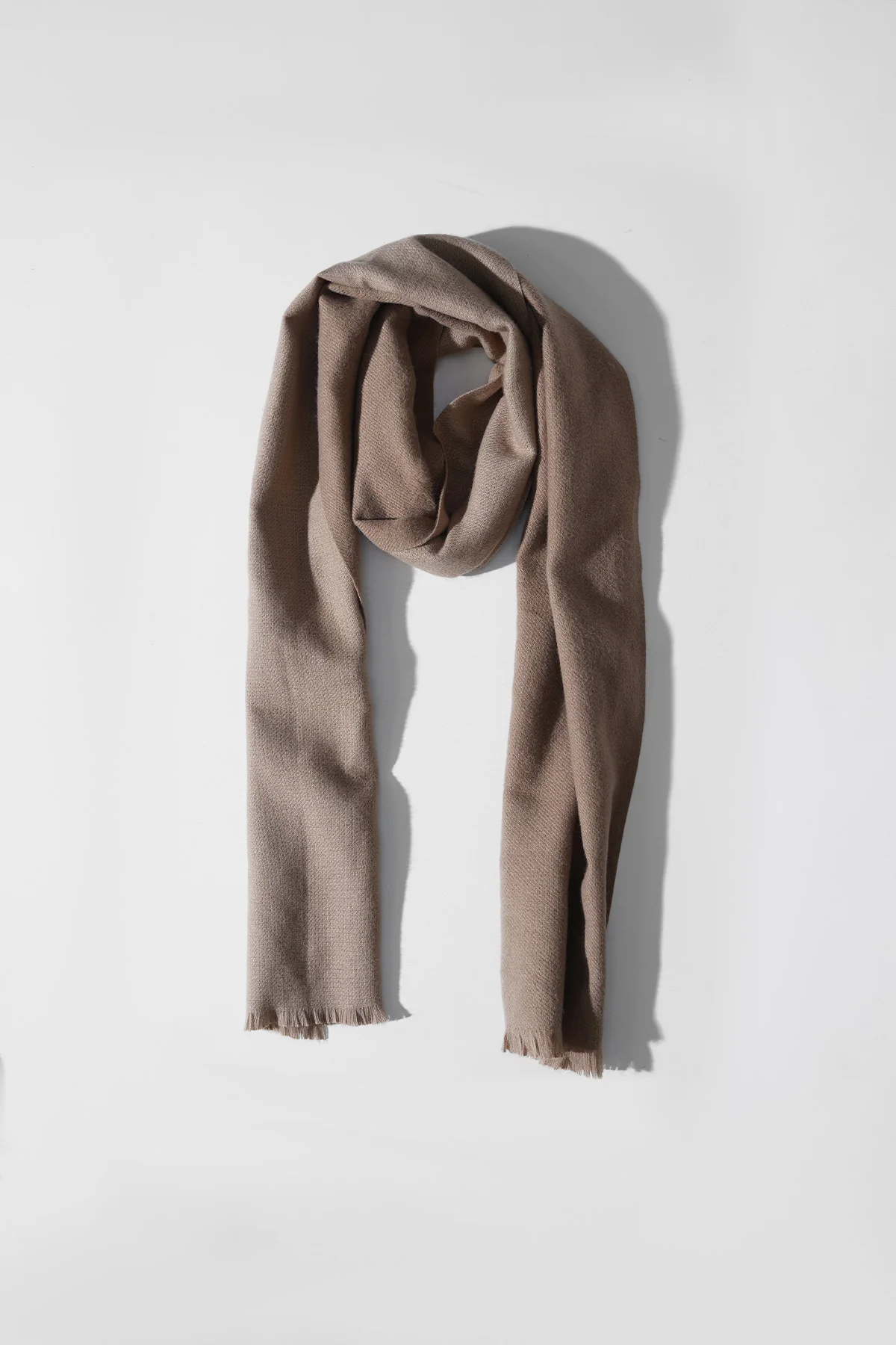 THE ESSENTIAL TRANSIT SCARF