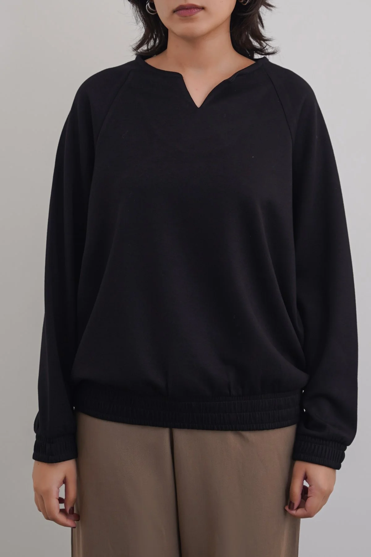 V-NOTCH PULLOVER - Image 2